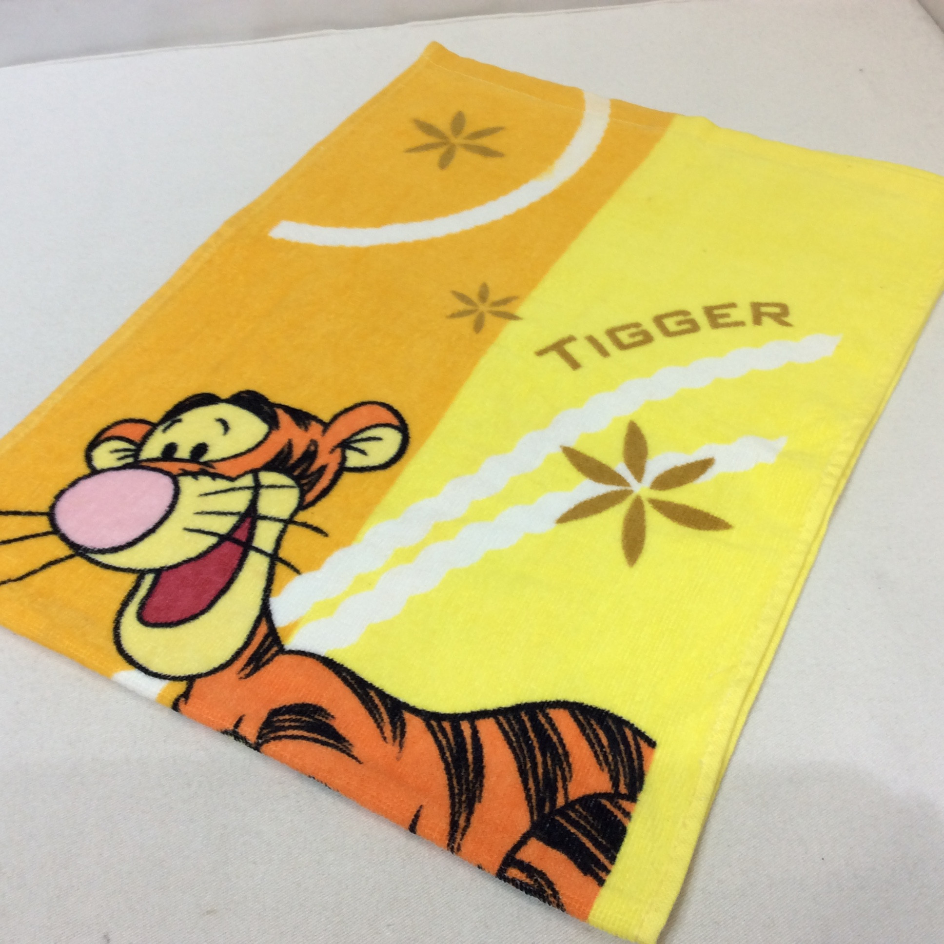 未使用☆プーさん ノベルティ フェイスタオル ティガー