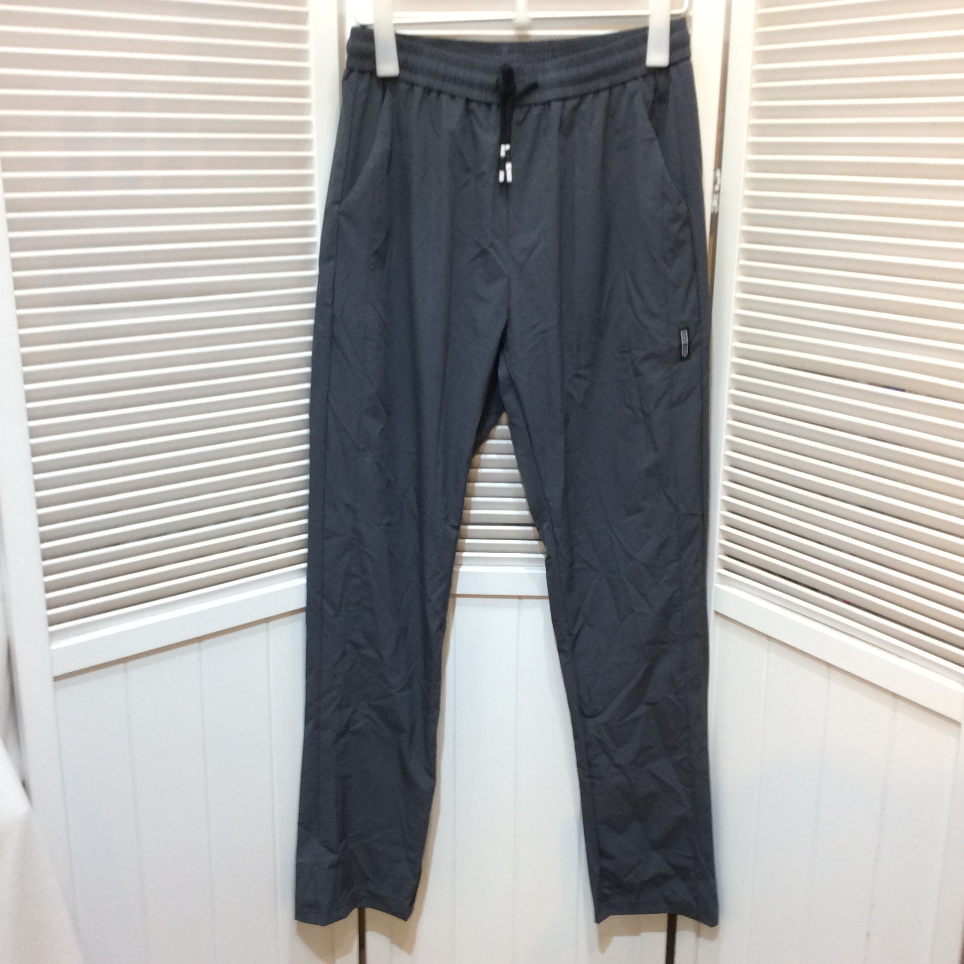 未使用☆ナイロンパンツ L グレー