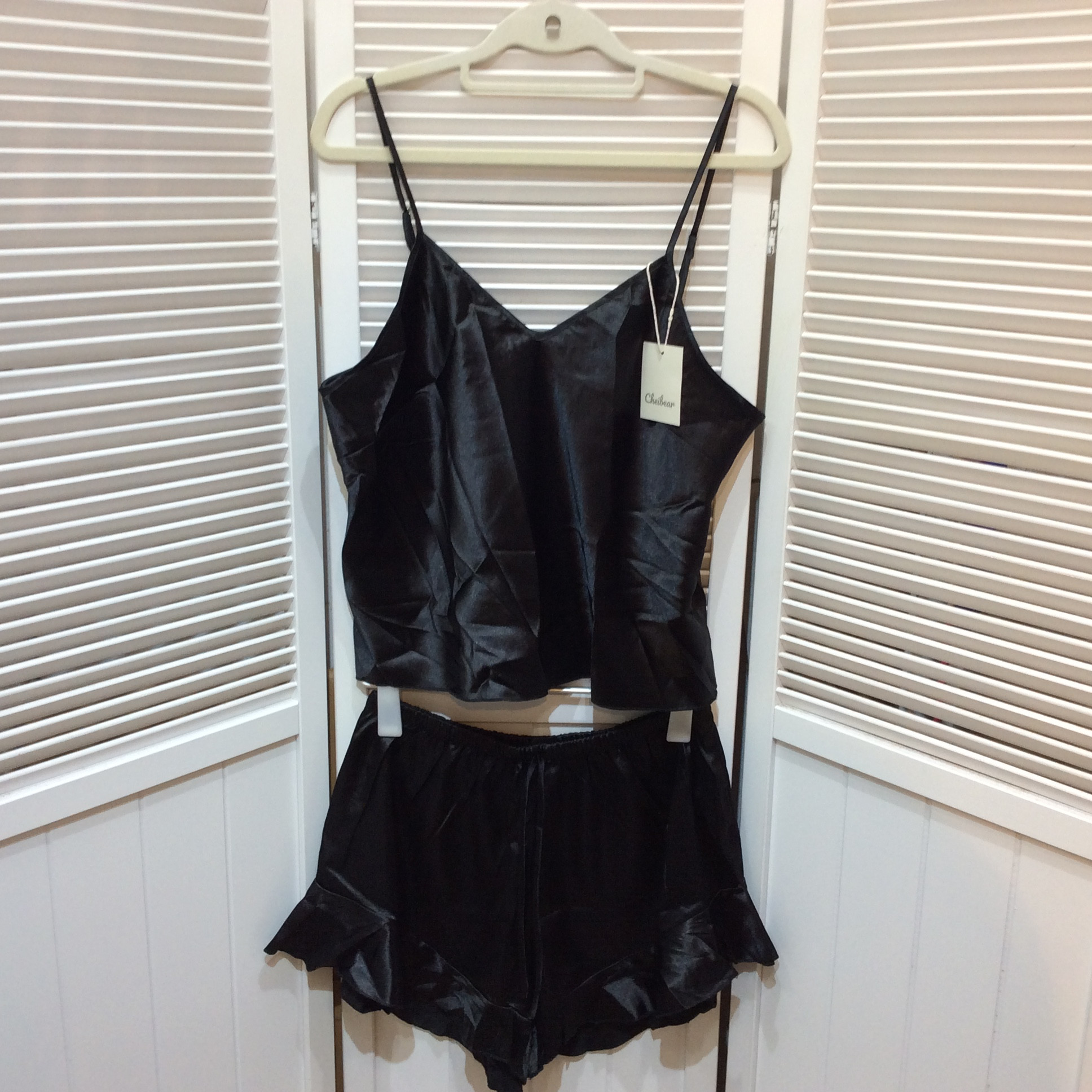 未使用☆ルームウェア キャミソール＆ショーツ L ブラック サテン