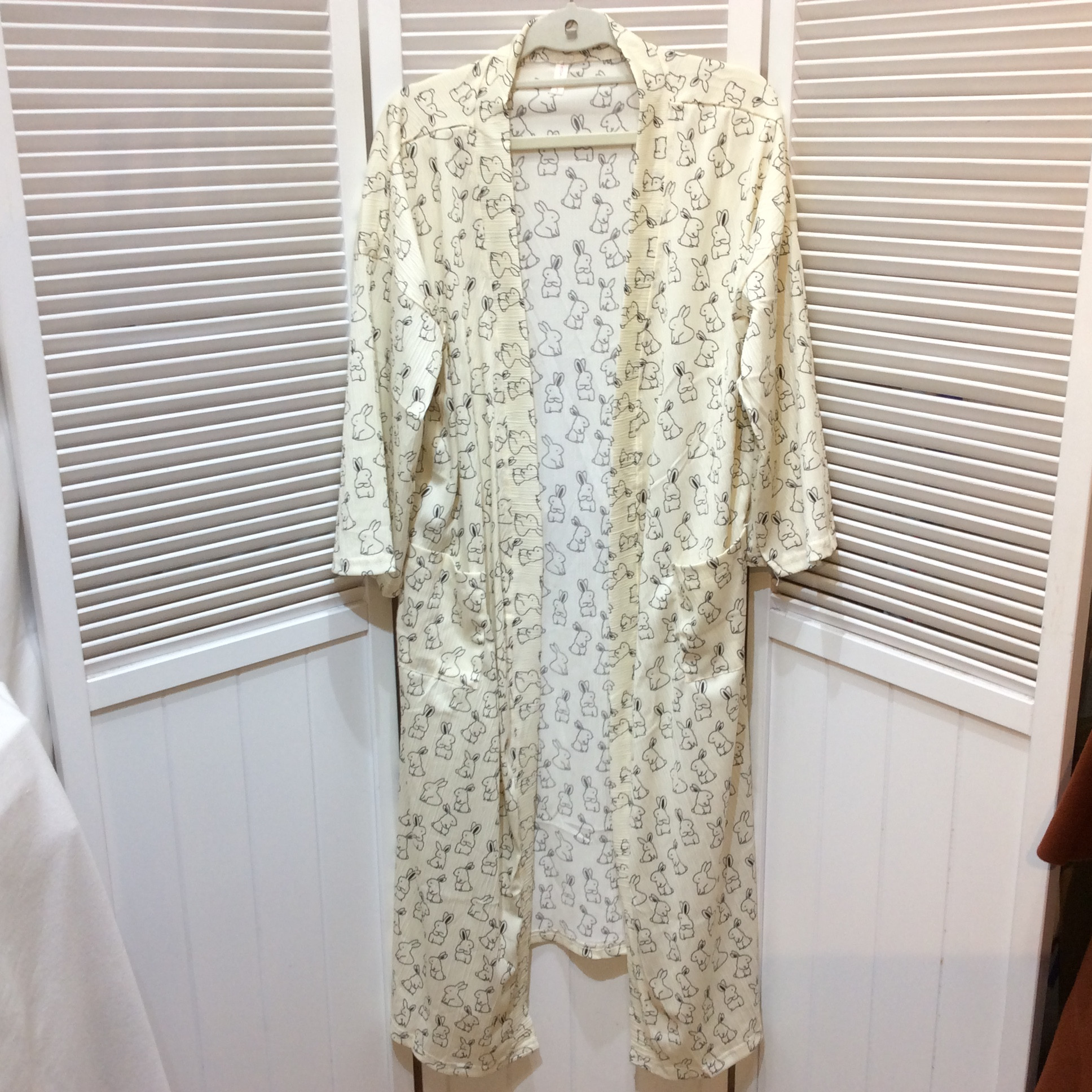 未使用☆ガウン フリーサイズ うさぎ柄