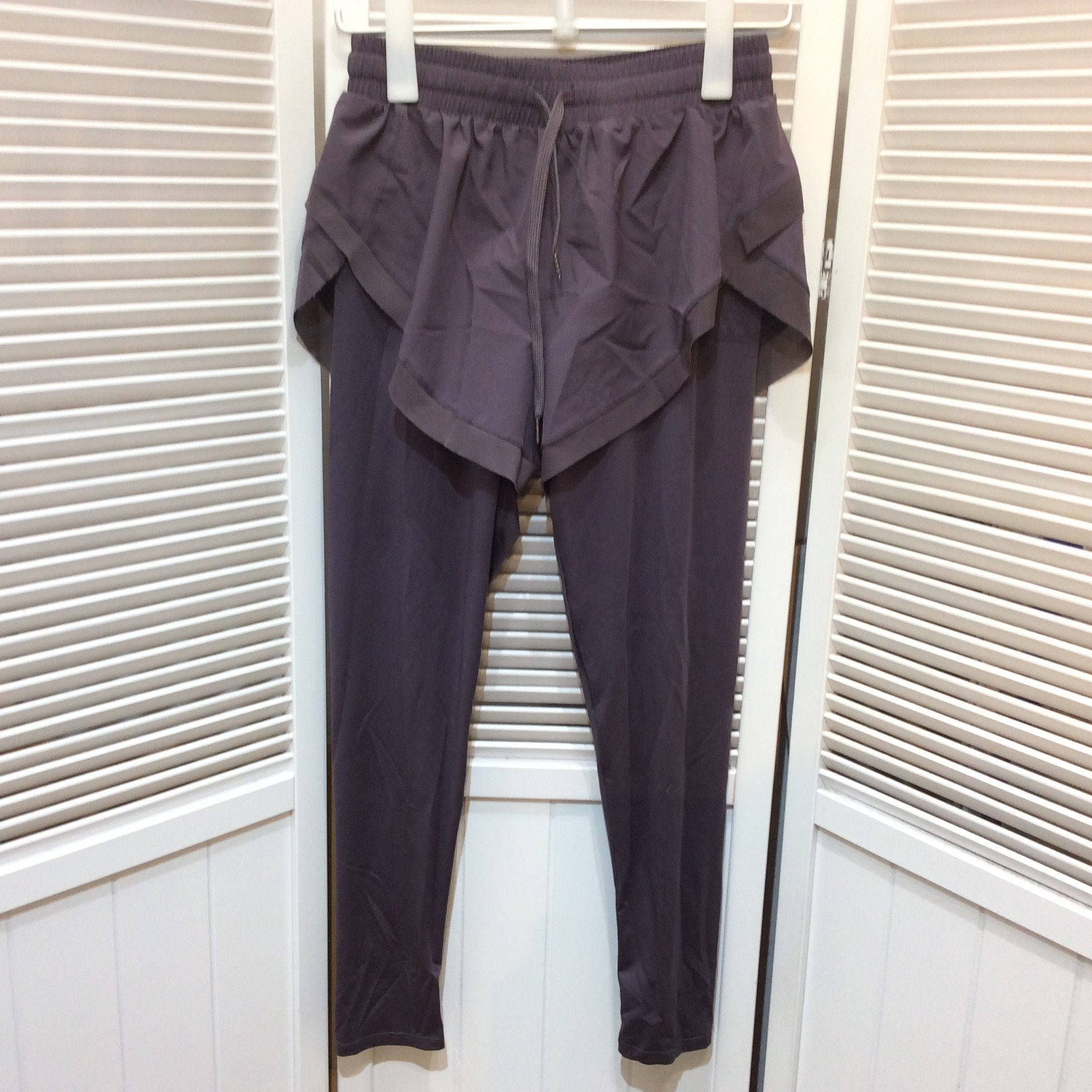 未使用☆THREEGUN ヨガパンツ L ショートパンツ一体レギンス パープル