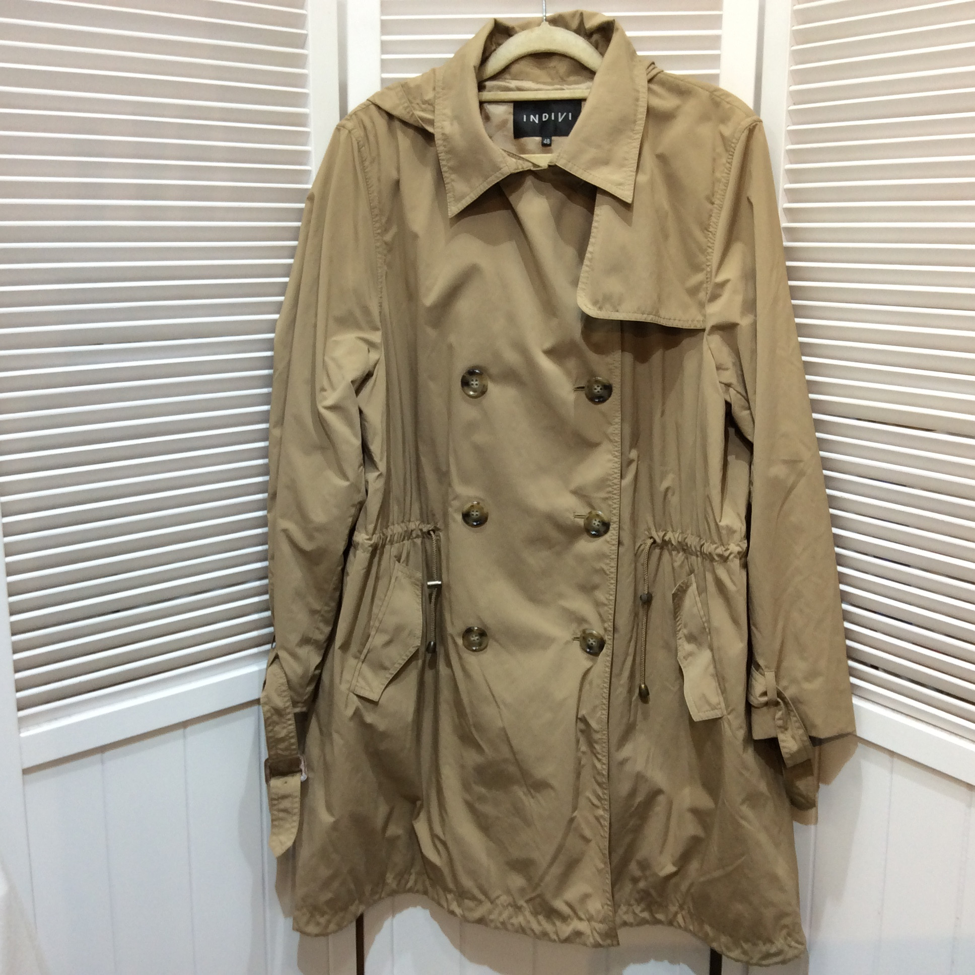 ワールド フード付きナイロンコート  サイズ48 ベージュ