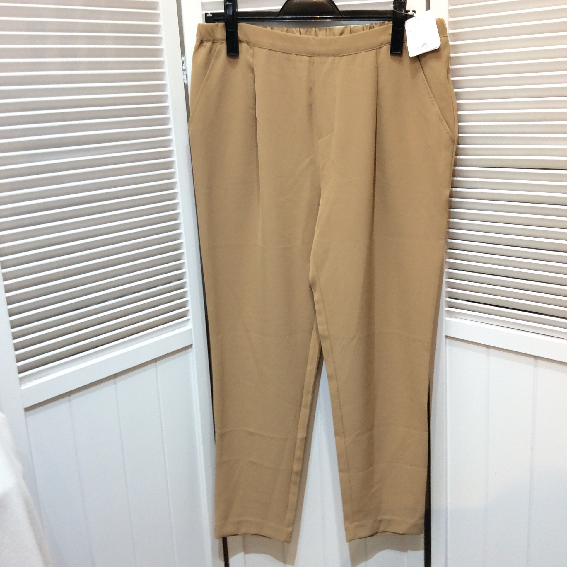 未使用 ベルーナ パンツ LLサイズ ベージュ