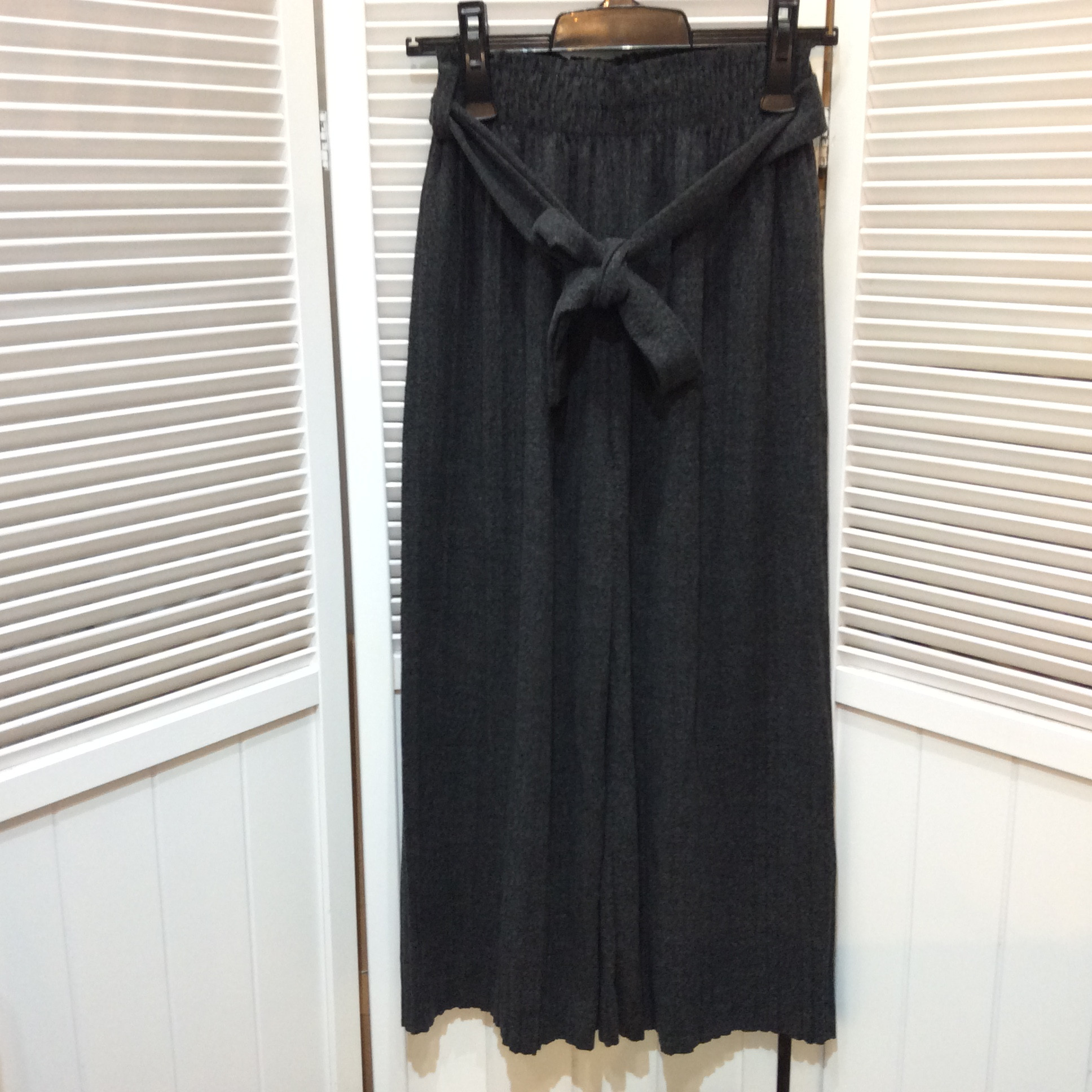 未使用 ニットワイドパンツ  Mサイズ  チャコールグレー