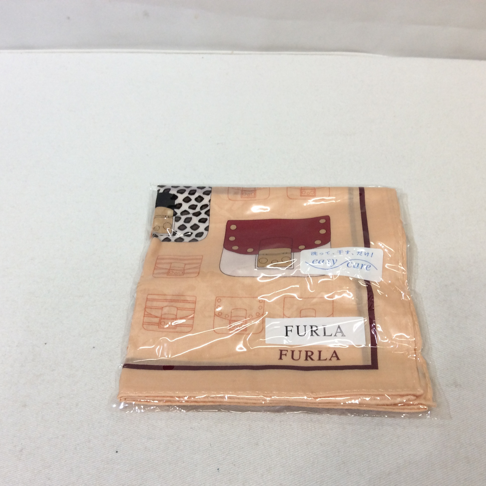 未使用 フルラ    大判ハンカチ  オレンジ柄