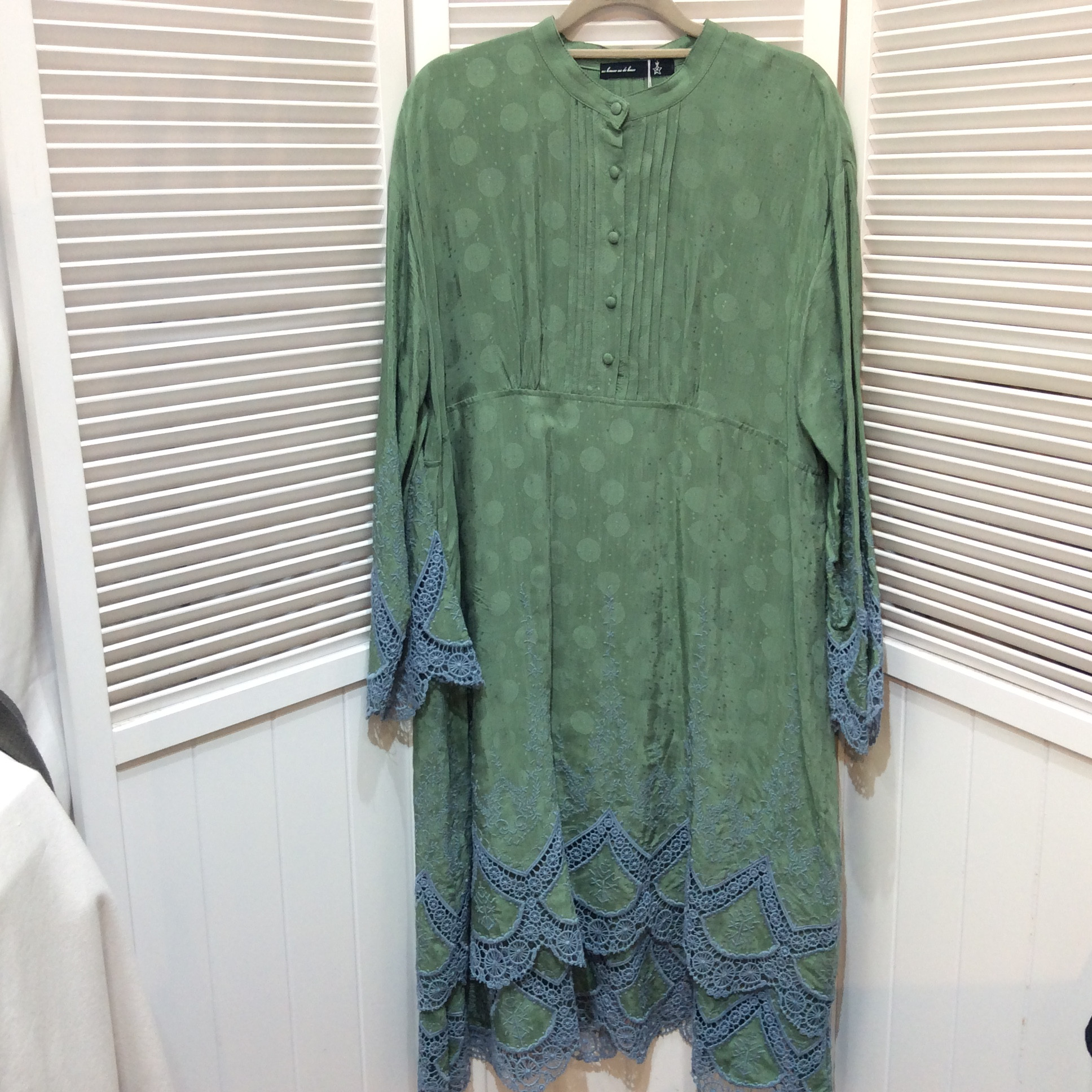 アズノウアズ    ロングワンピース フリーサイズ   グリーン／レースデザイン