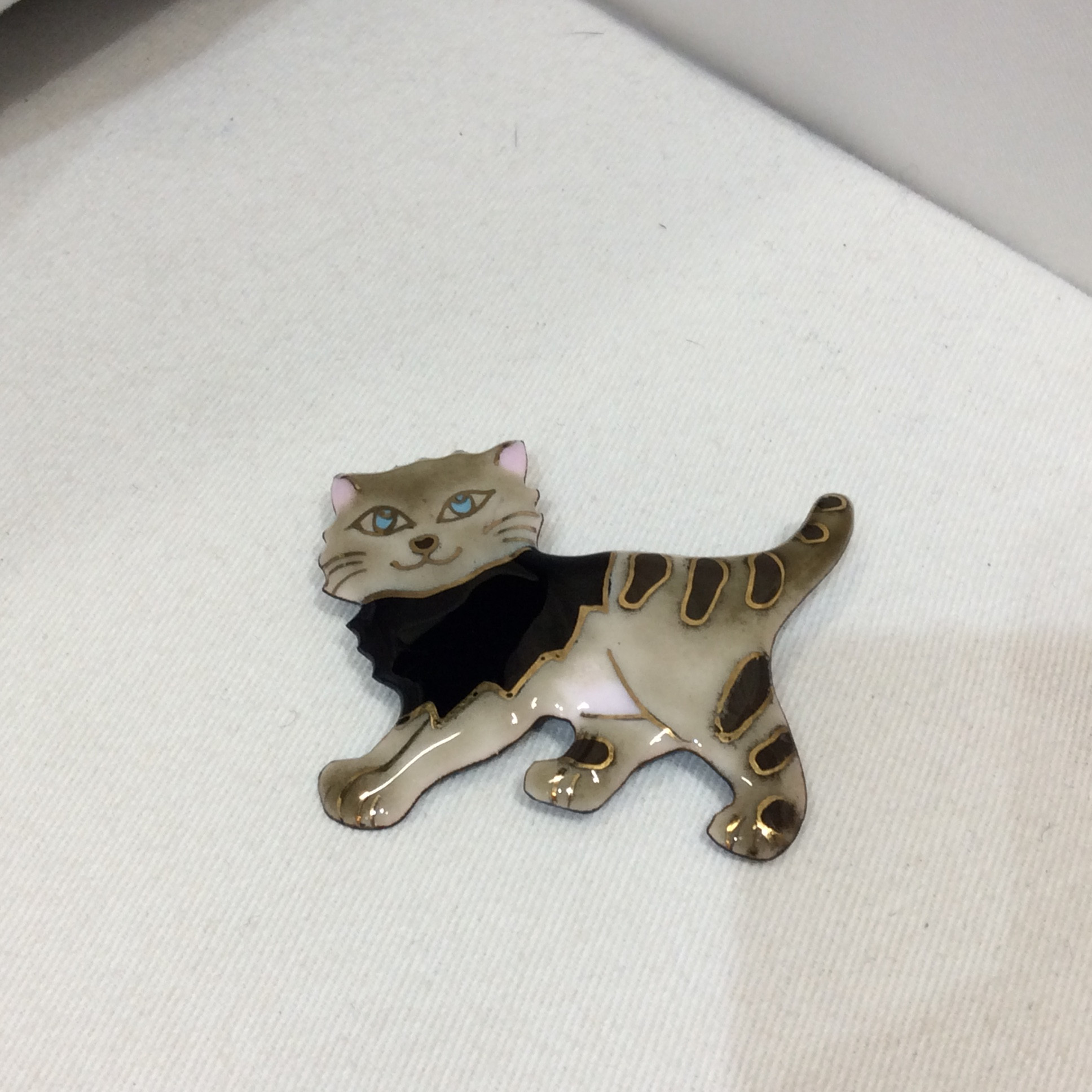 七宝焼き ブローチ  ねこ