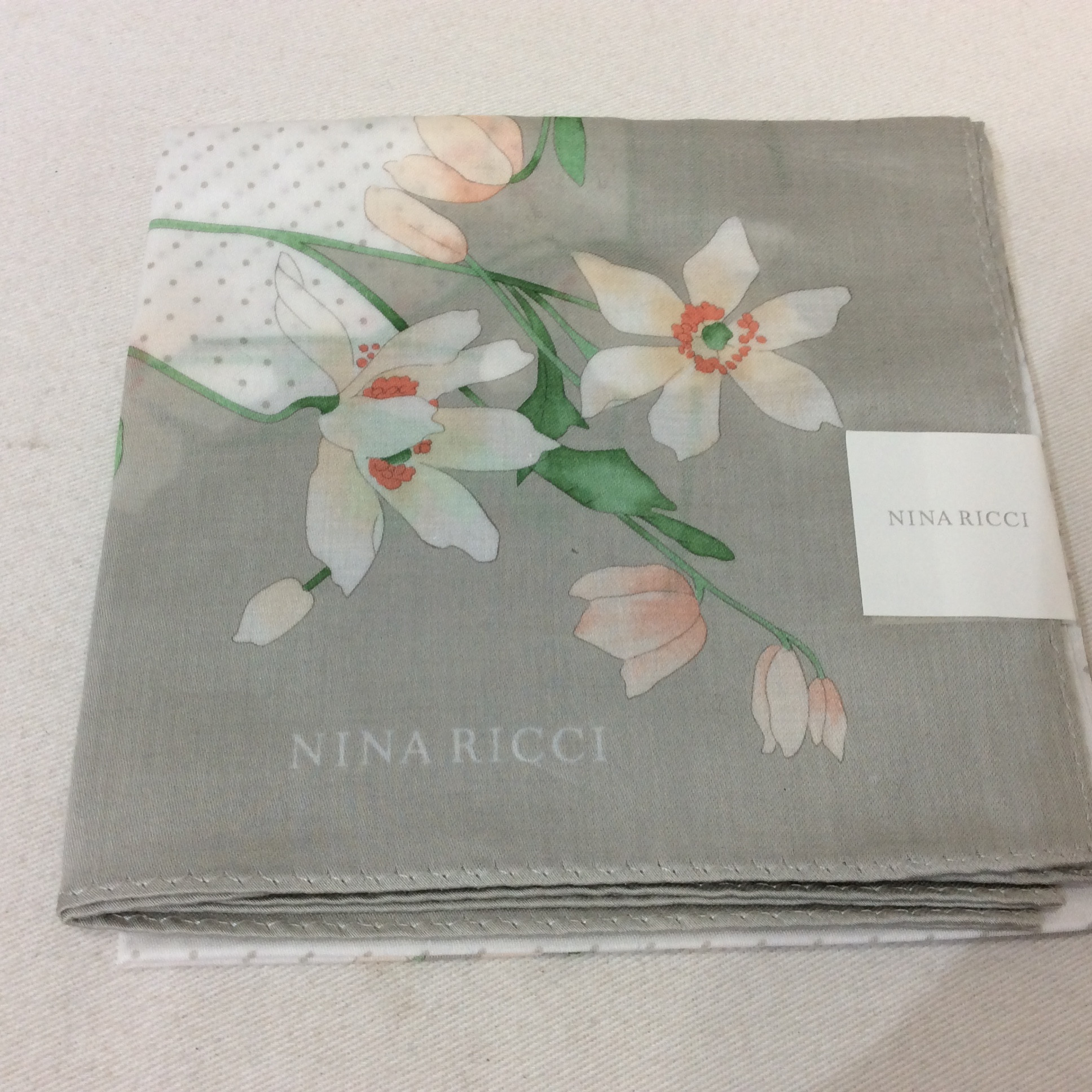 未使用☆ニナリッチ 大判ハンカチ