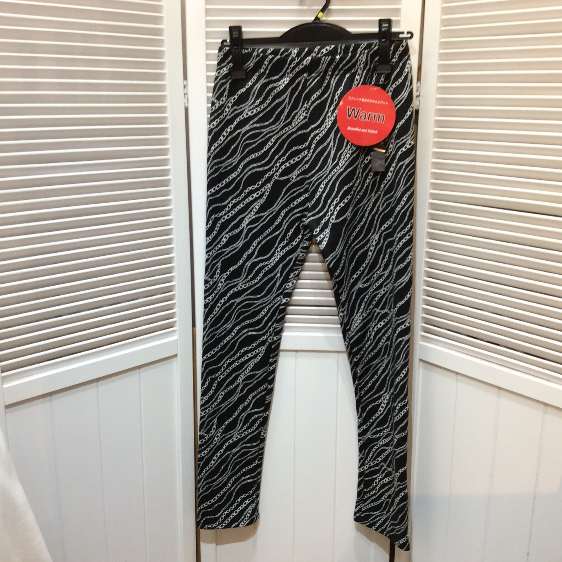 未使用 ストレッチレギンス M〜L ブラック柄