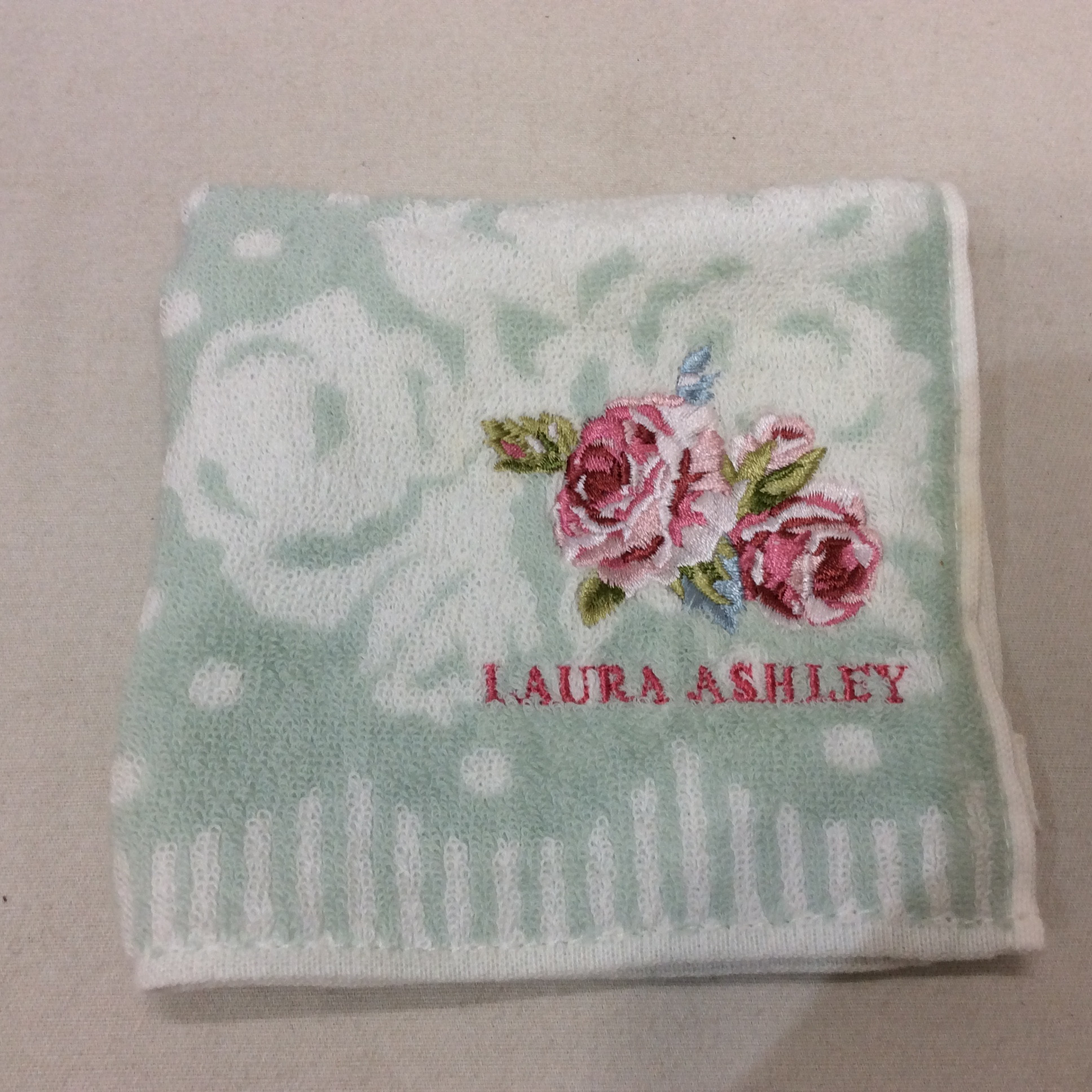 未使用☆ローラアシュレイ タオルハンカチ No,1