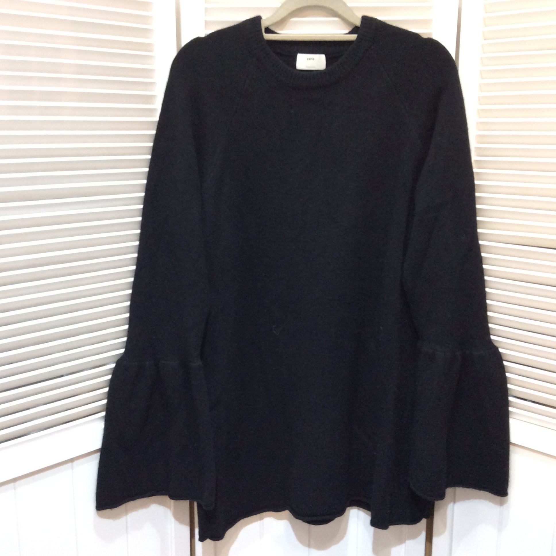 リブドロワ ／CEPIE. ボリューム袖チュニックセーター フリーサイズ   ブラック