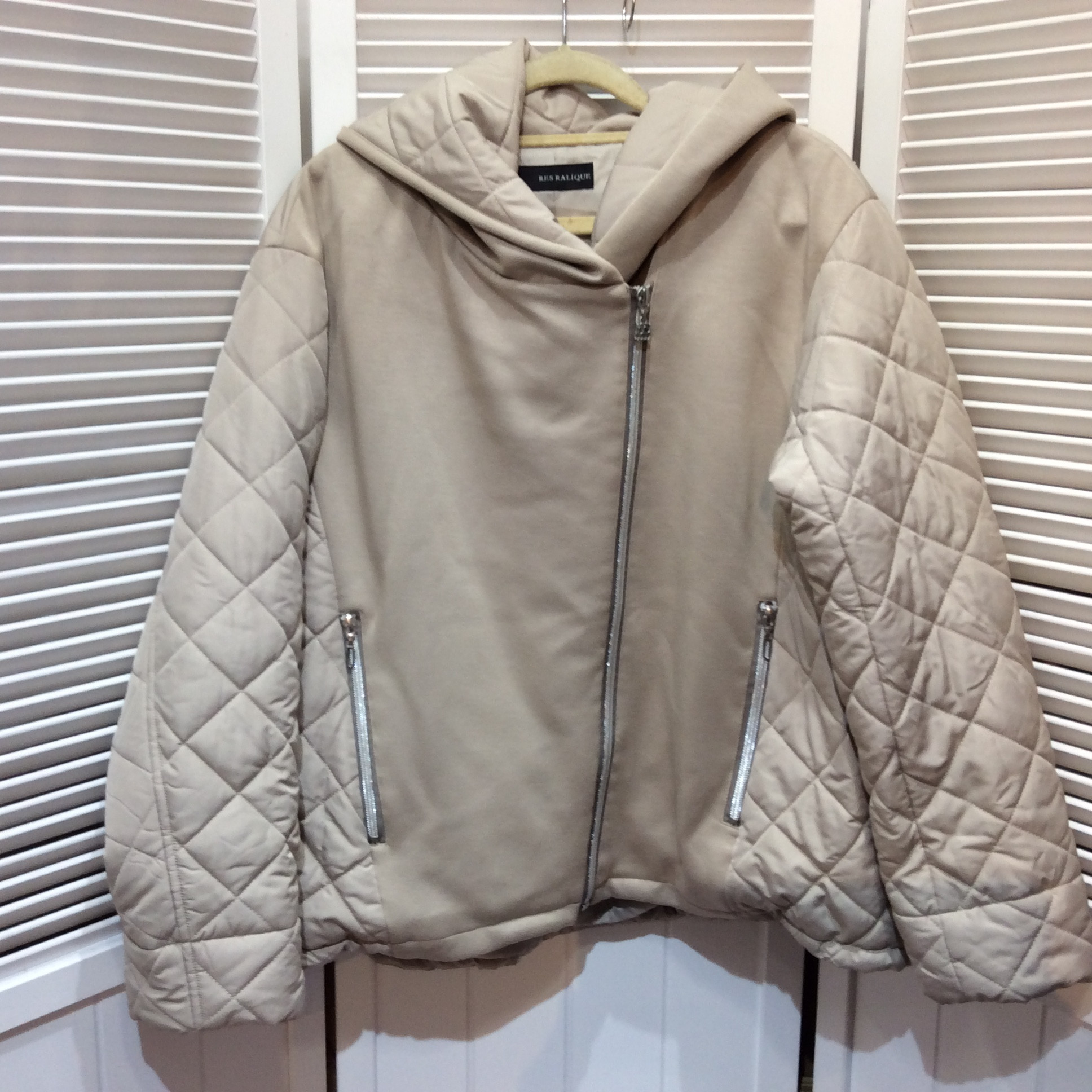 フード付きキルティング ショートコート サイズ38  アイボリー