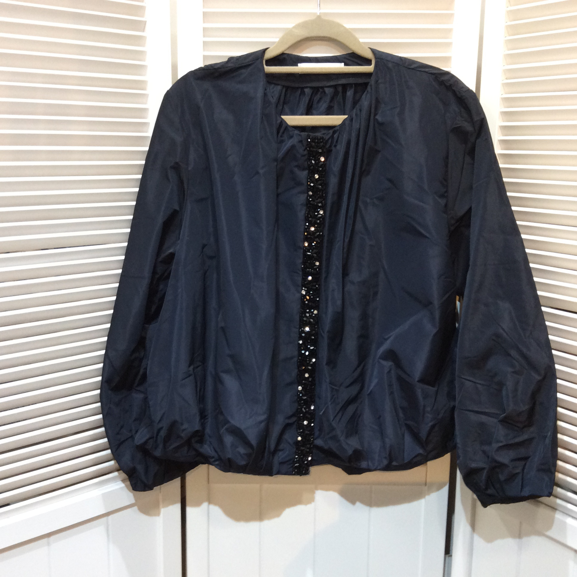 ドゥクラッセ ナイロンジャケット 11号 ネイビー／ビジュー付きデザイン