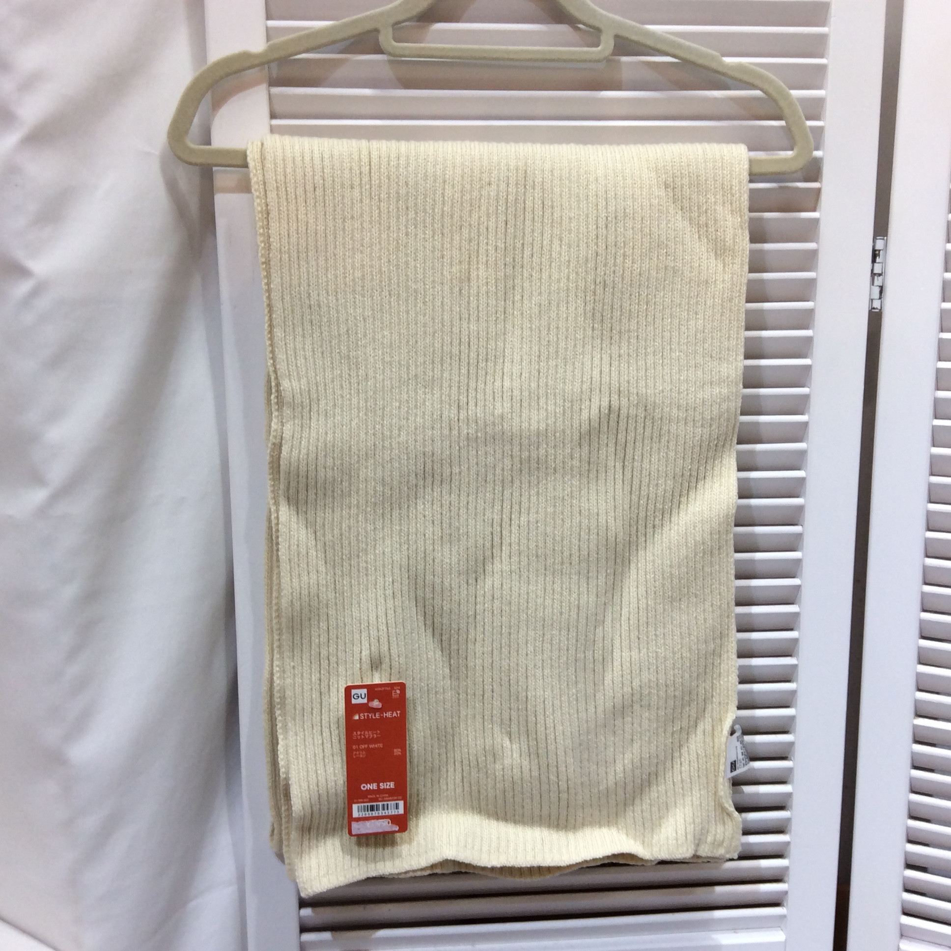 未使用 GU スタイルヒート ニットマフラー  オフホワイト