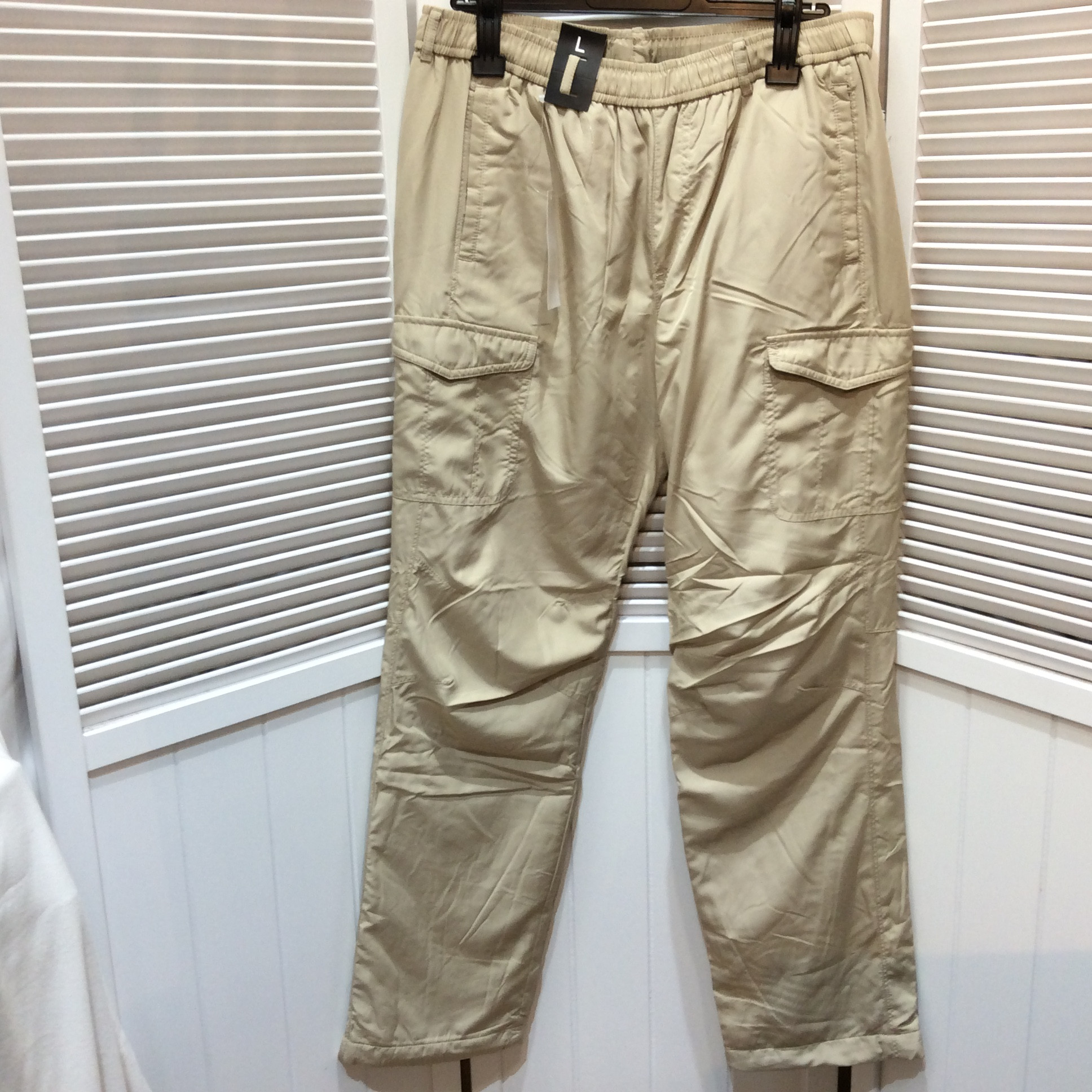 定価の半額❗️未使用 ユニクロ ウォームイージー カーゴパンツ サイズL ベージュ