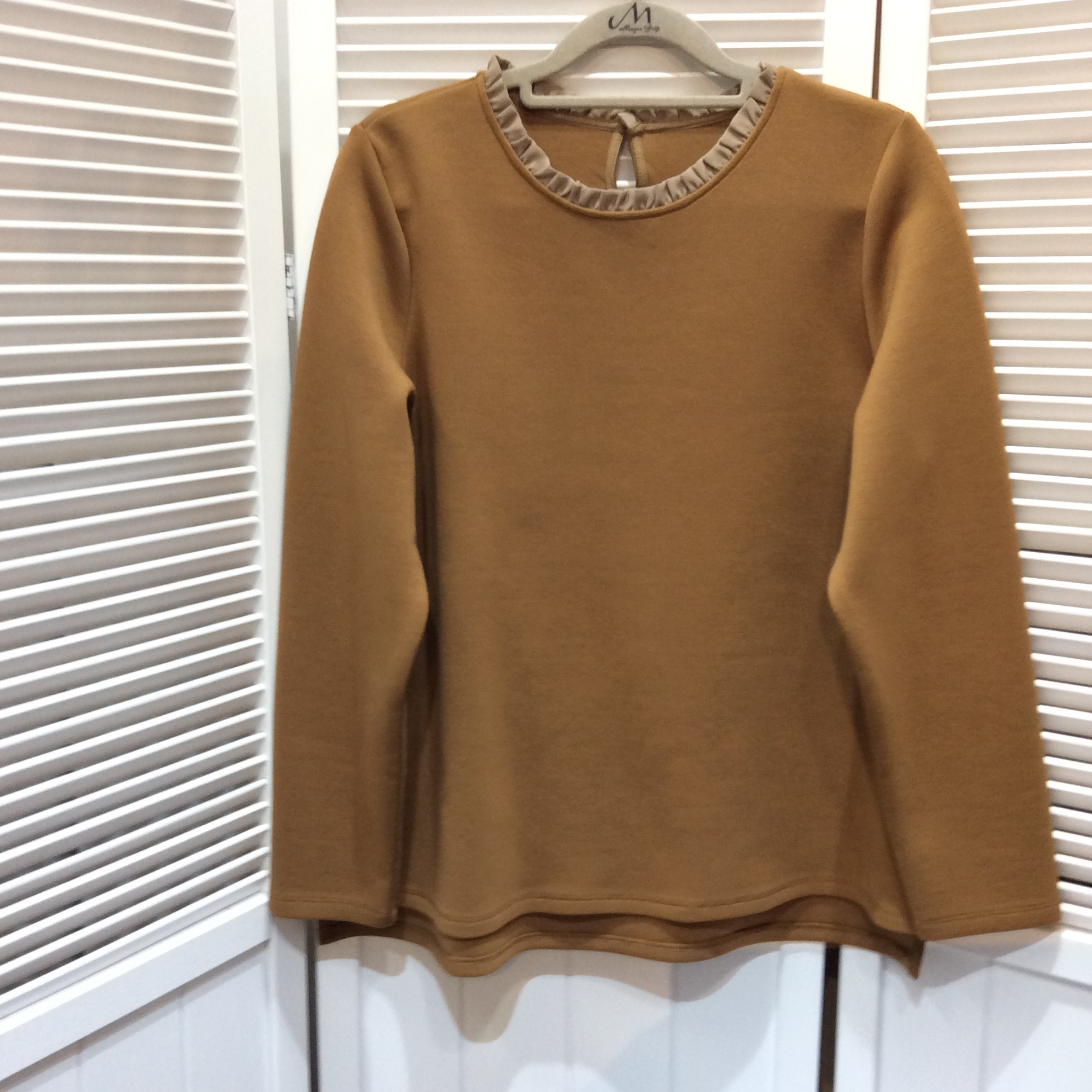 カットソー Mサイズ ブラウン／フリル