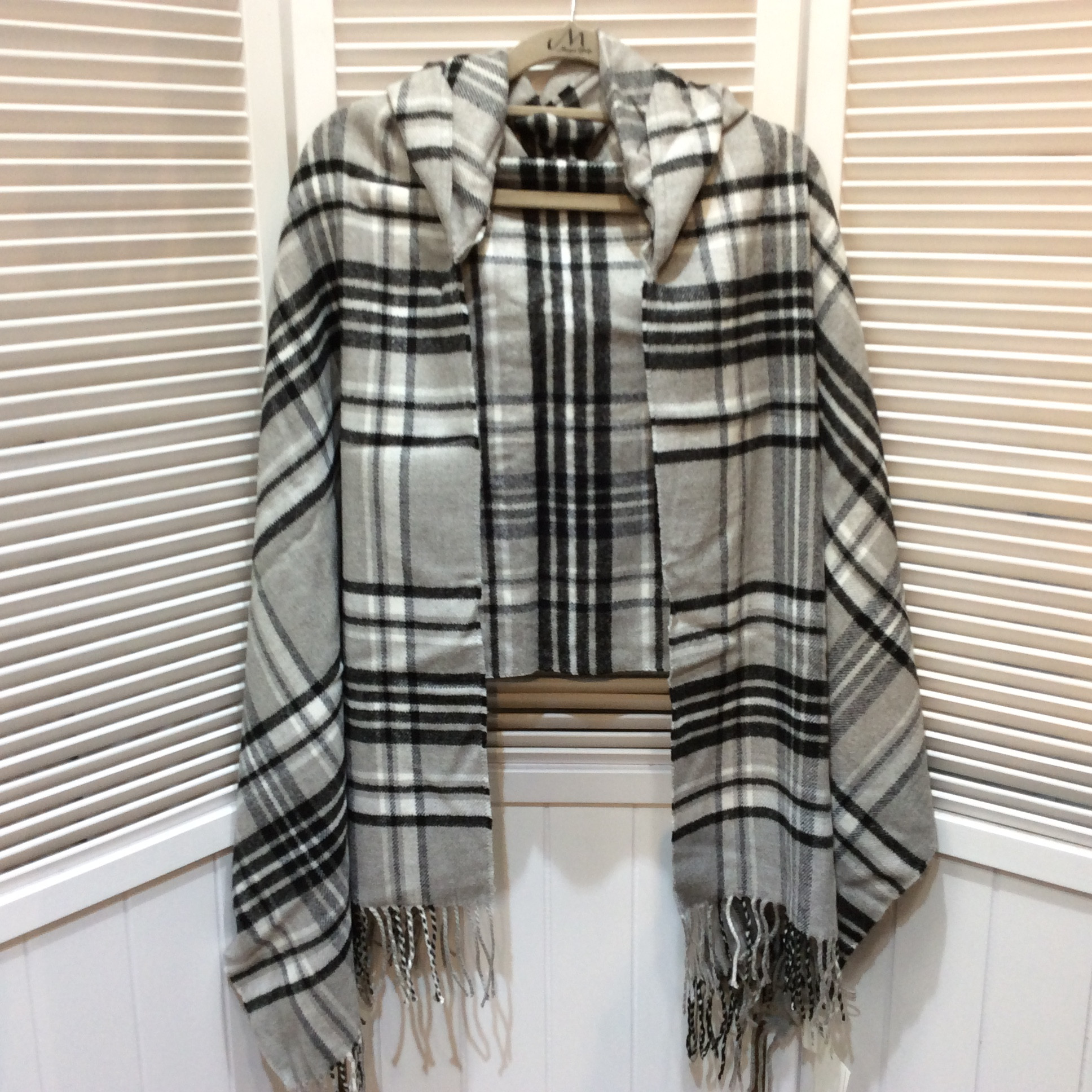 未使用☆フード付きストール グレーチャック柄