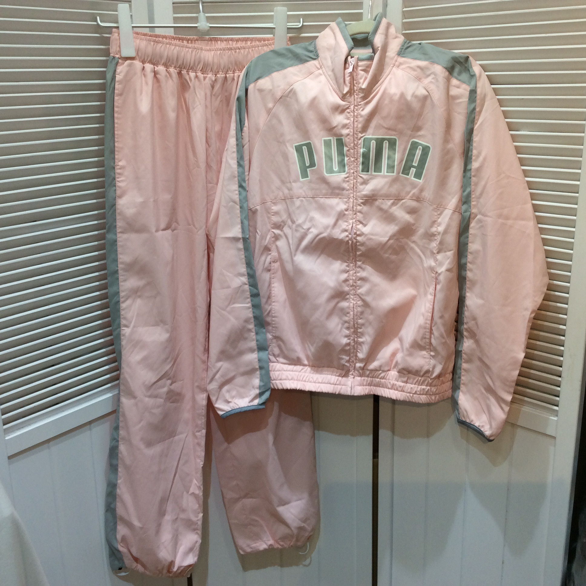 プーマ レディース ナイロン上下セット L ピンク