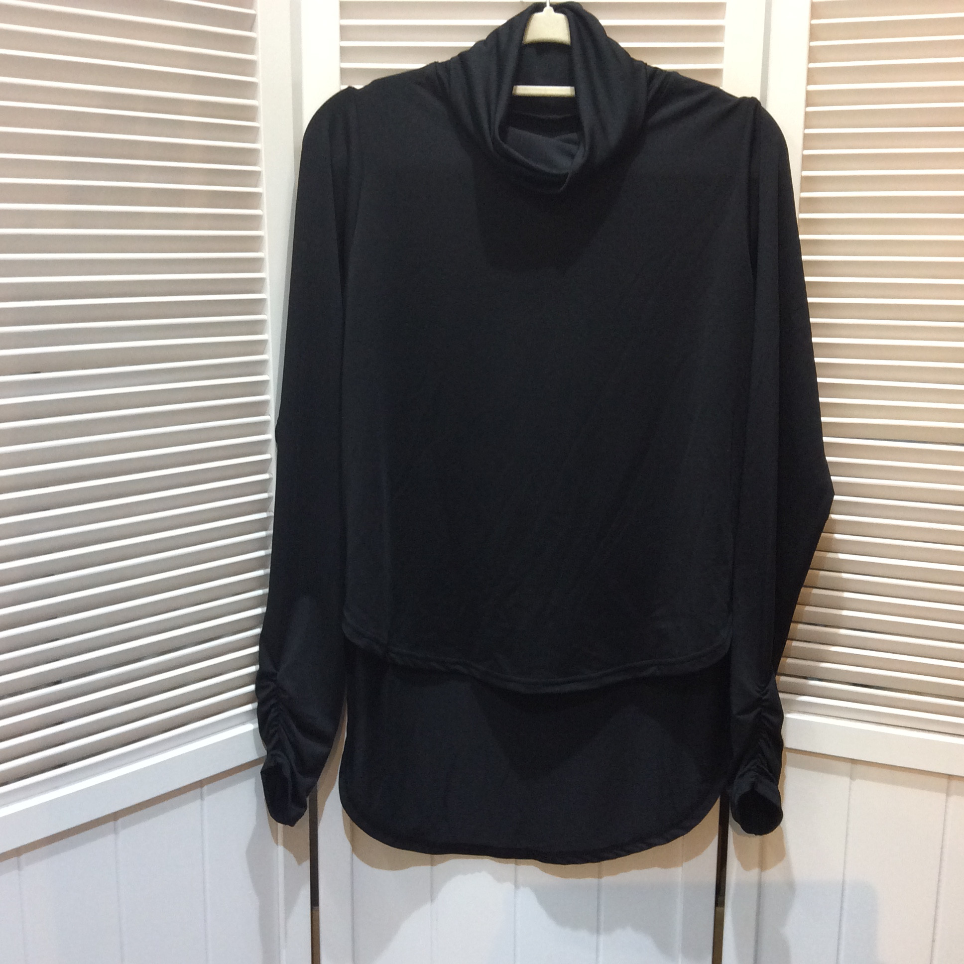 未使用 fua タートルデザインカットソー Mサイズ ブラック