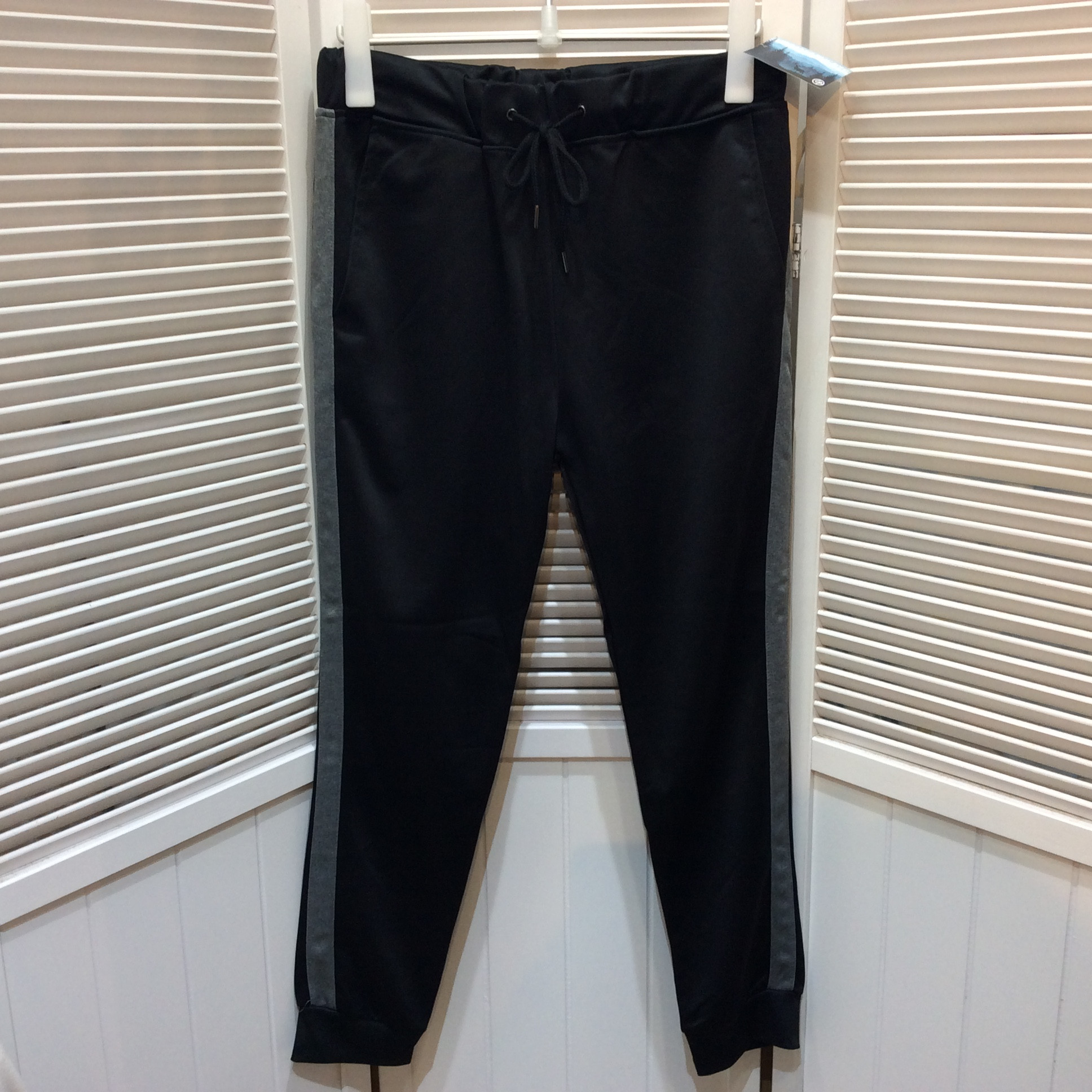 未使用☆メンズ ジャージパンツ M ブラック×グレーライン