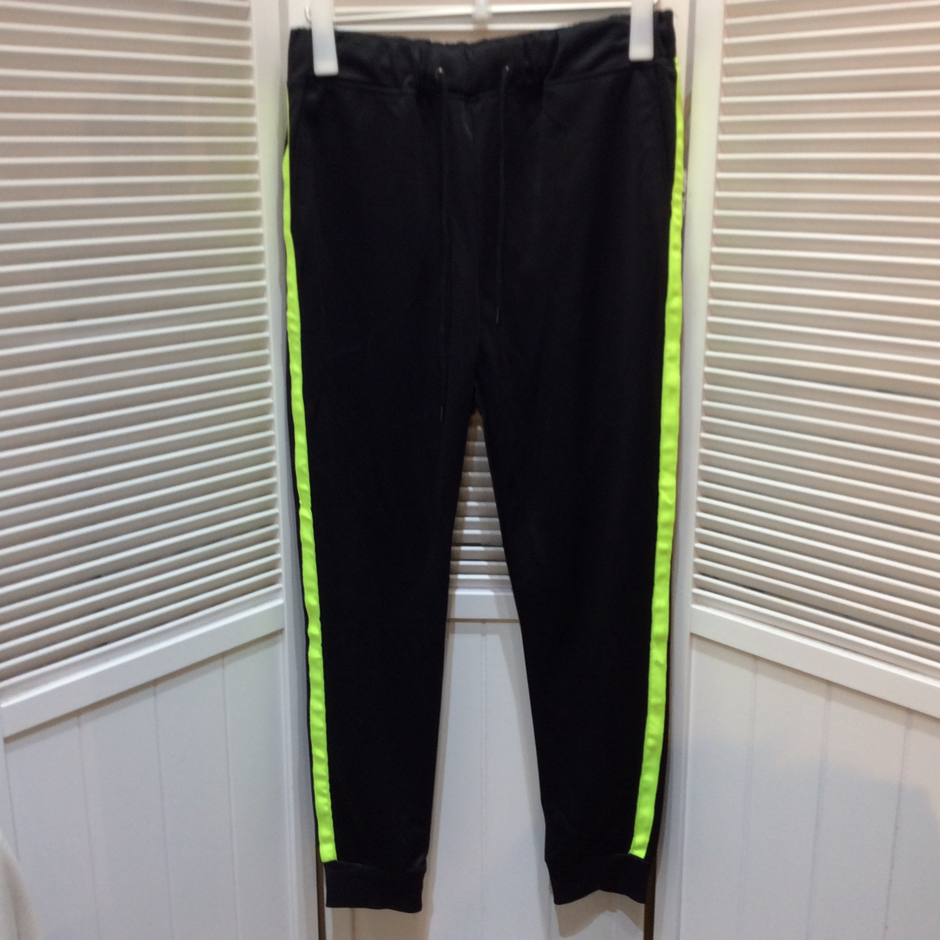 未使用☆メンズ ジャージパンツ L ブラック×黄緑ライン