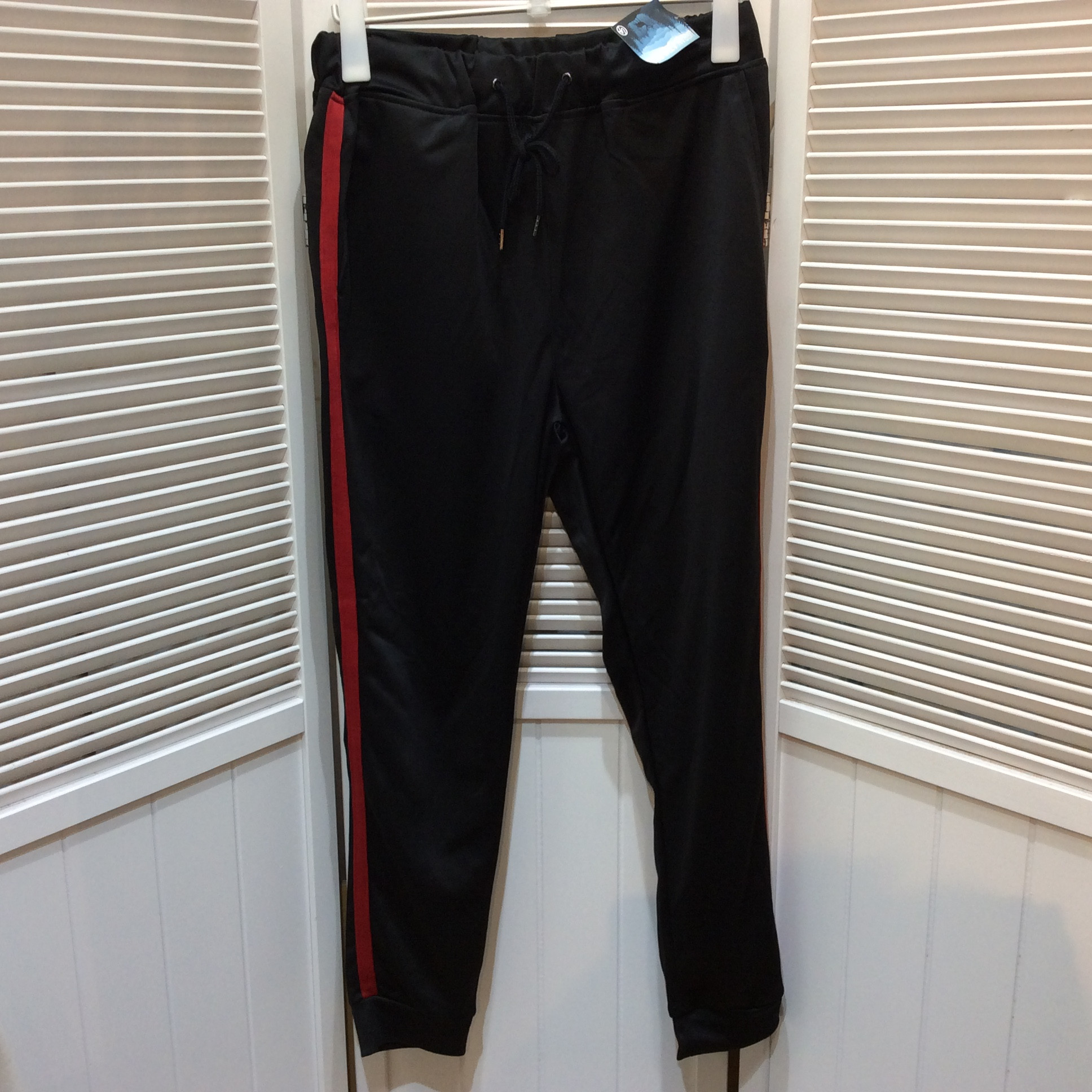 未使用☆メンズ ジャージパンツ L ブラック×赤ライン