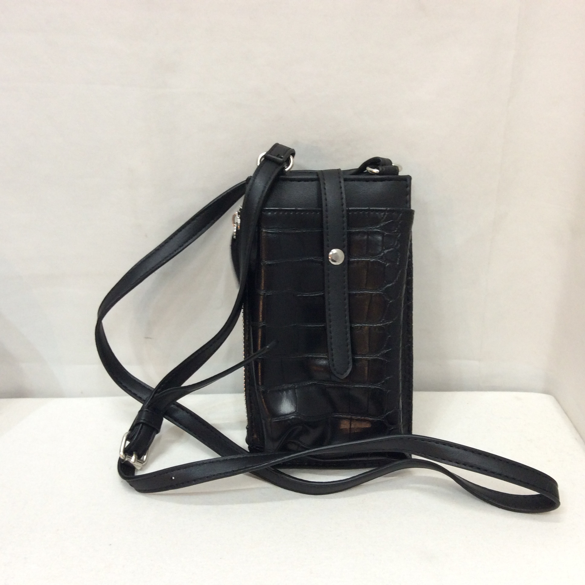 合皮型押し スマホ入れ対応ショルダーウォレット 黒