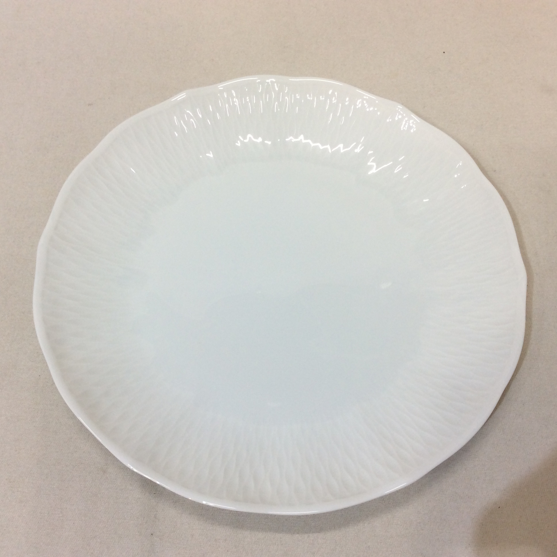 未使用☆Noritake ノリタケ シェール ブラン クーププレート 23cm 1枚 ホワイト 皿 白