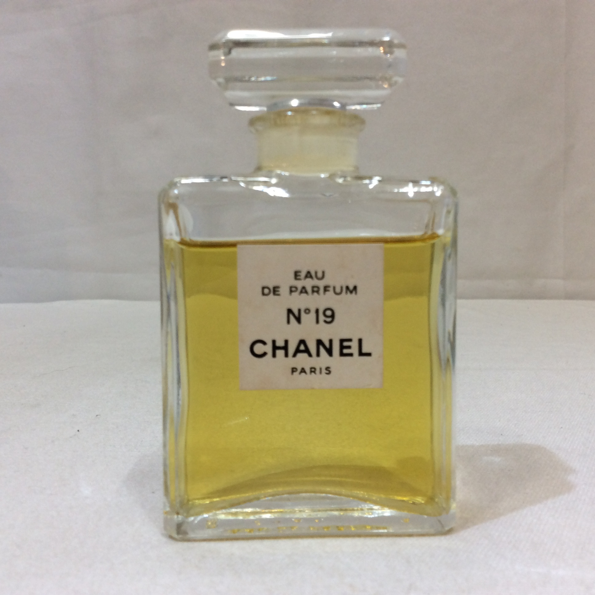 CHANEL シャネル N°19 パルファム 50ml