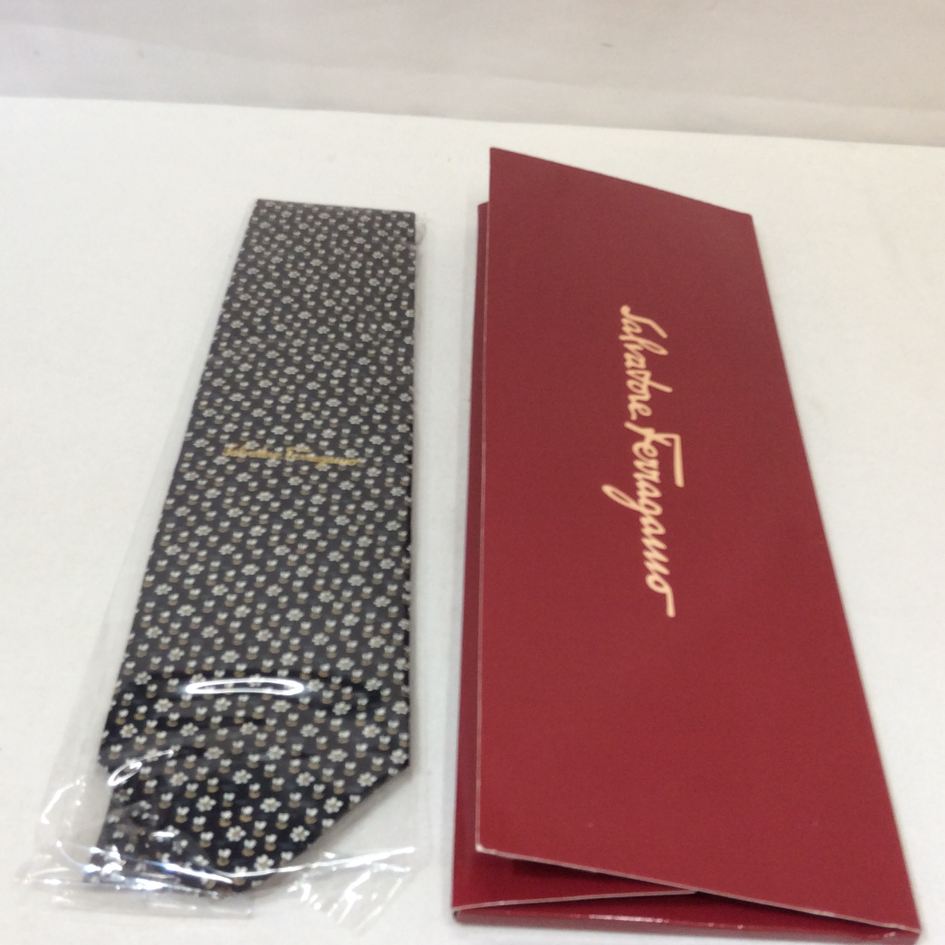 新品 フェラガモ ネクタイ  ブラック／ブラウン柄  No3