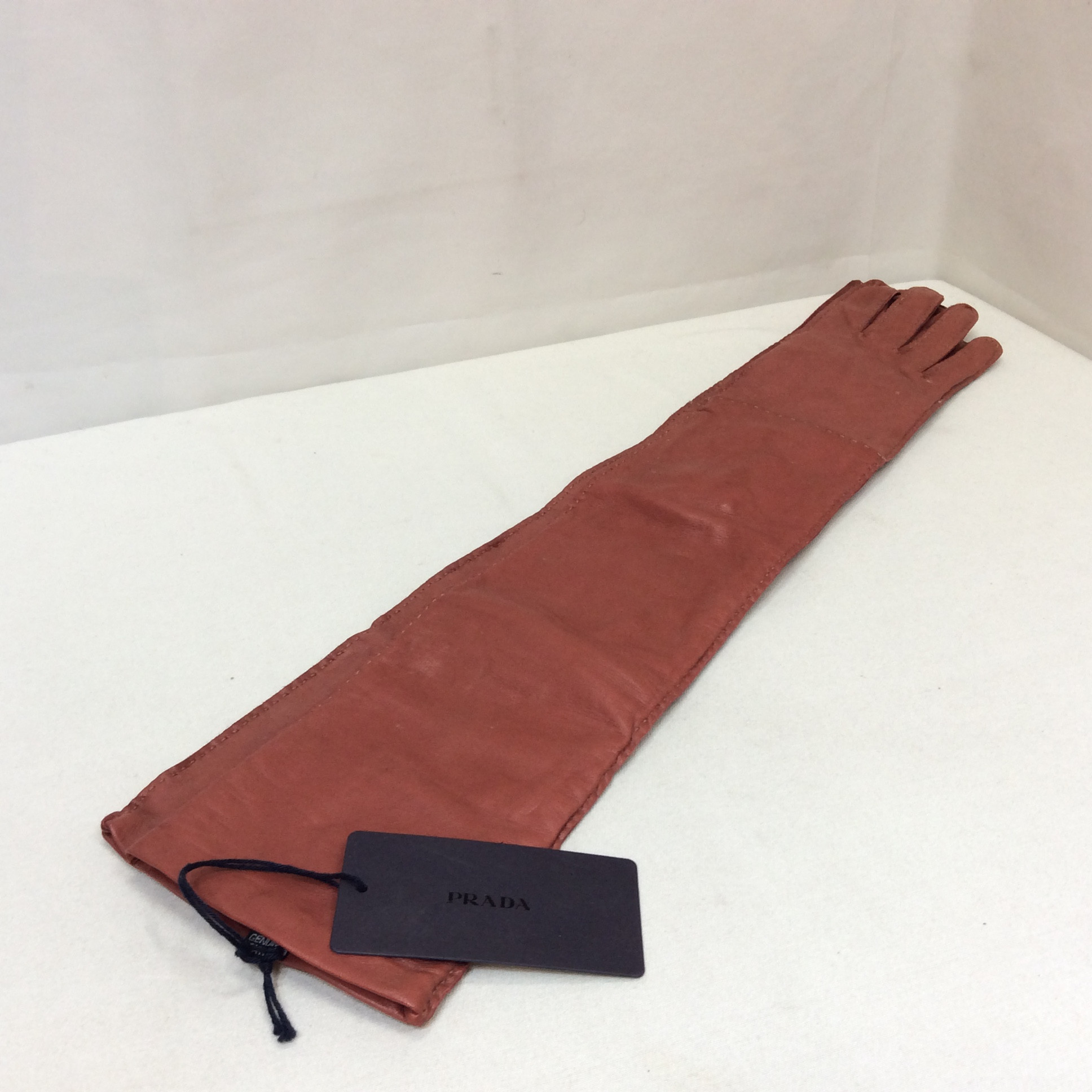 未使用 PRADA ラムレザー ロング手袋  