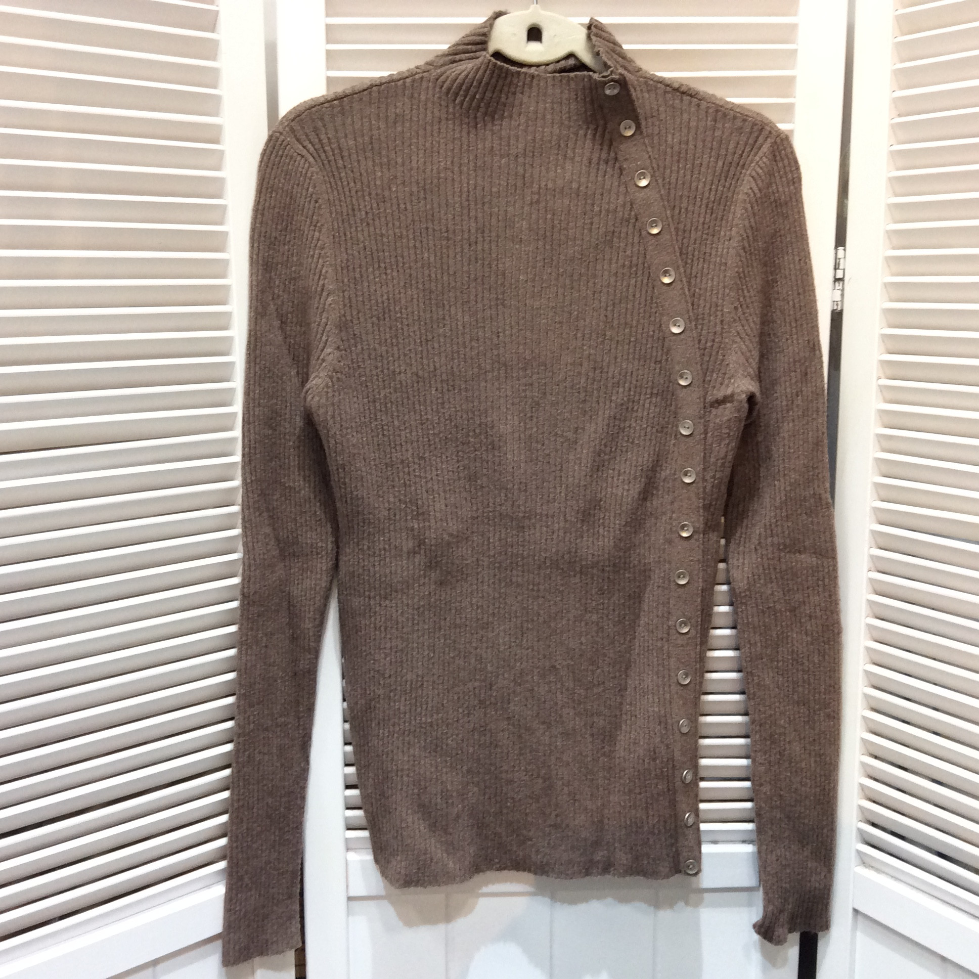 ハイネック リブニットセーター フリーサイズ    ブラウン  美品