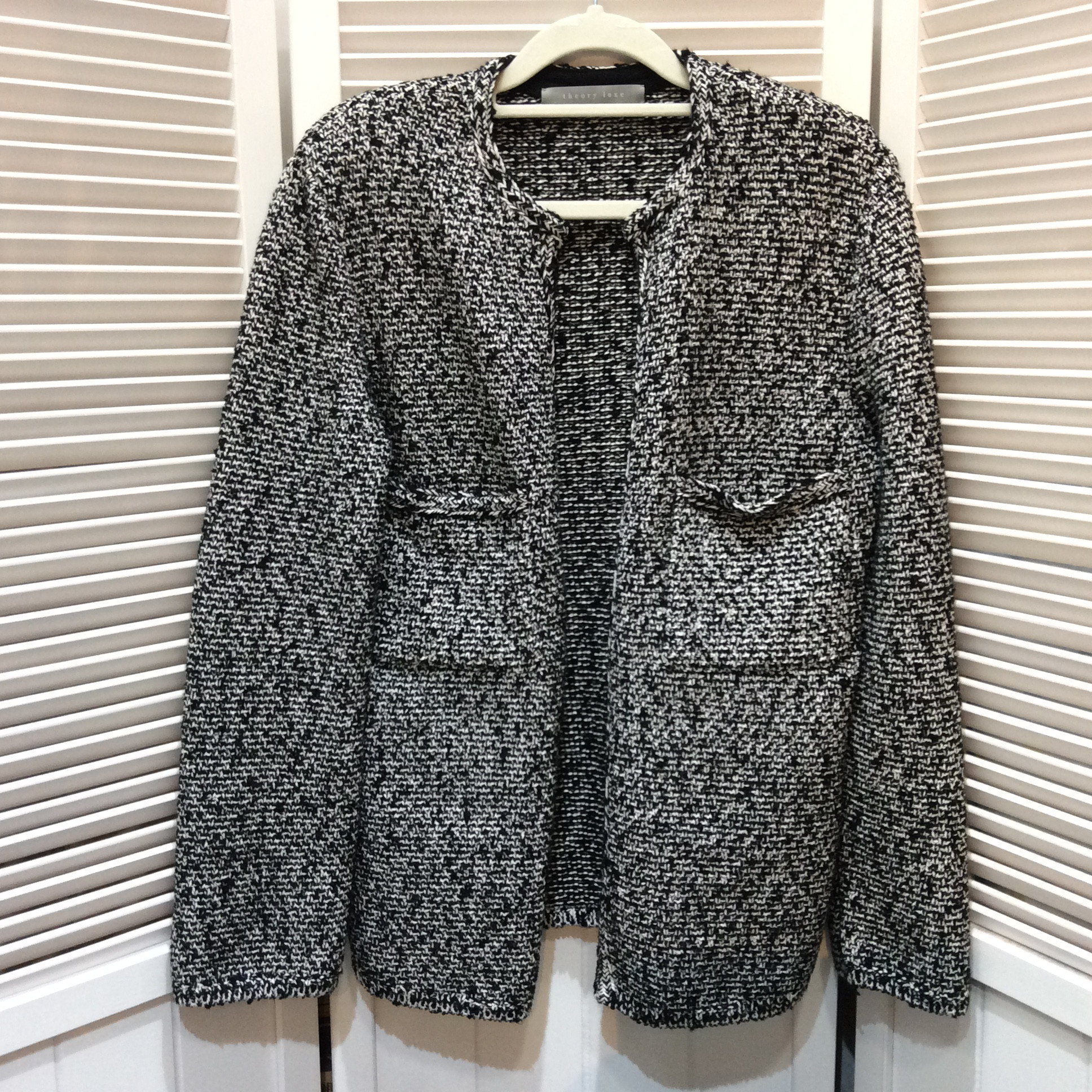 セオリーリュクス    ニットジャケット サイズ38  白黒  美品