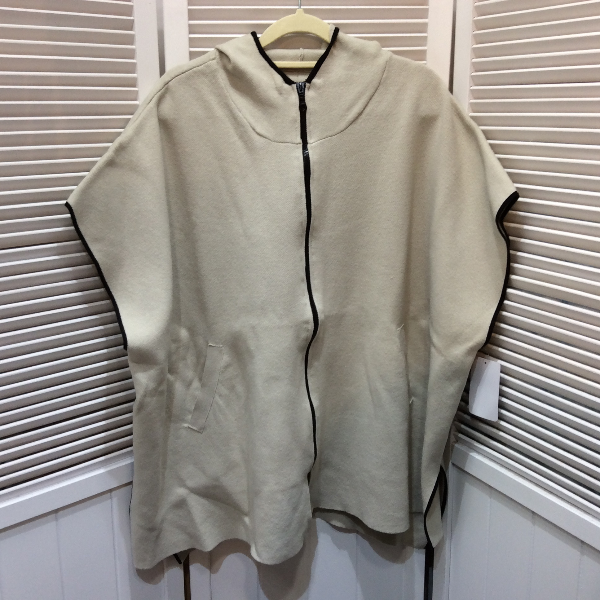 未使用☆ISHIKAWA-LABO HITOMI イシカワラボ ヒトミ レディース フード付きポンチョ ベスト L シルバーグレー ショップチャンネル