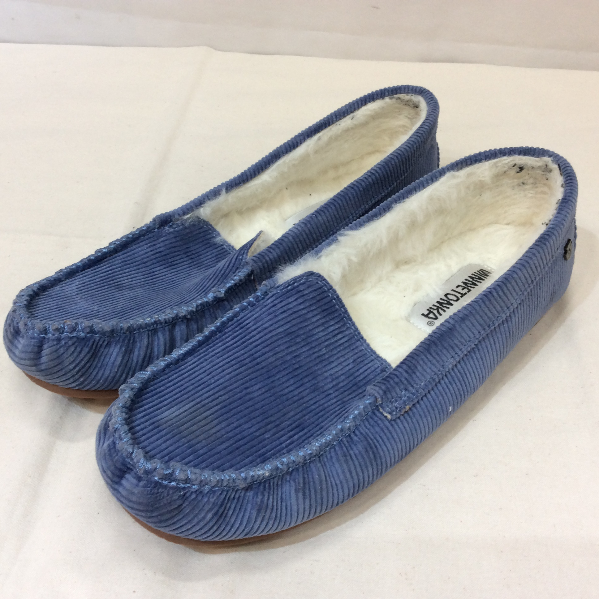 ミネトンカ コーデュロイ 中ボア ローファー 24cm ブルー