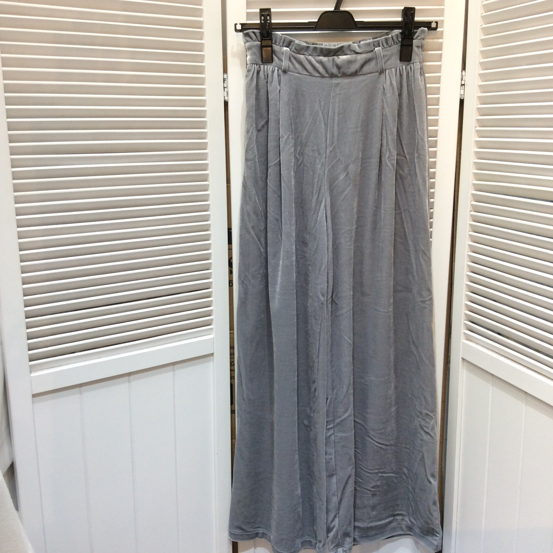 未使用 GU ベロアワイドパンツ  サイズS グレー