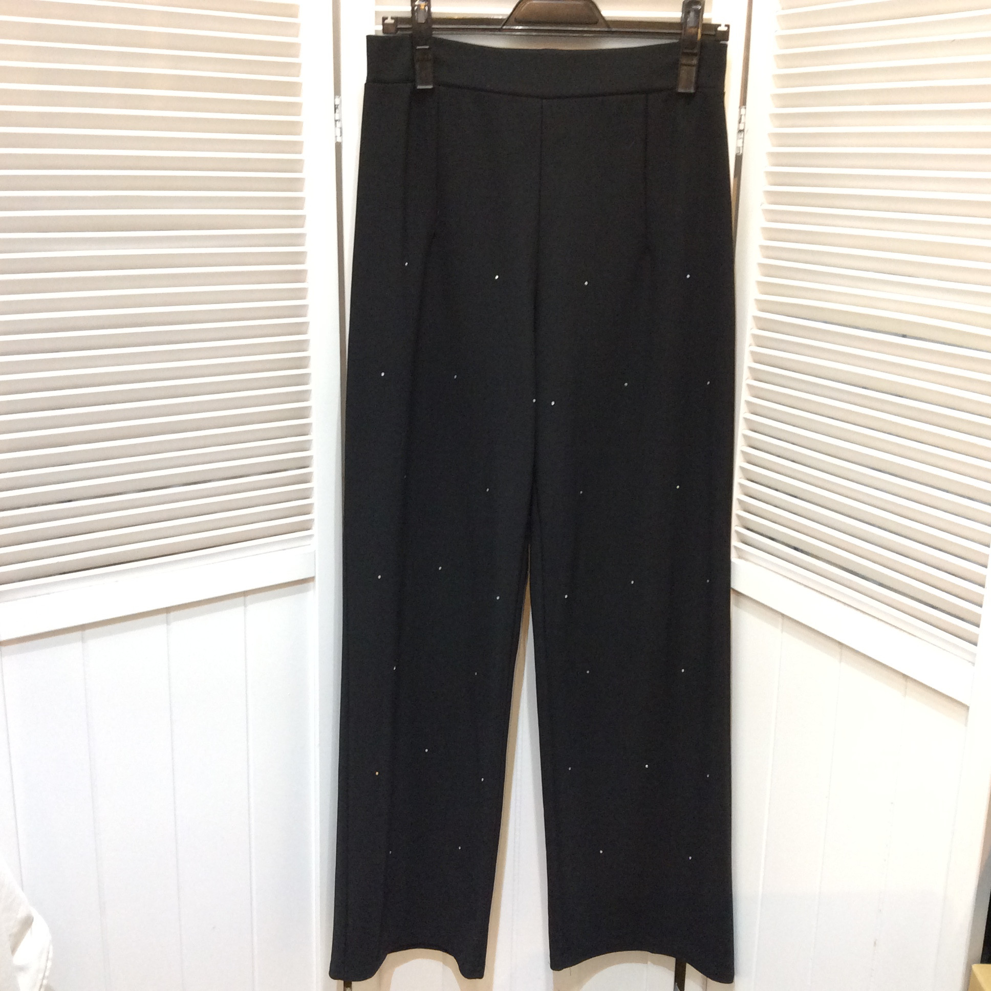 ラインストーン付きニットワイドパンツ  M〜L  黒