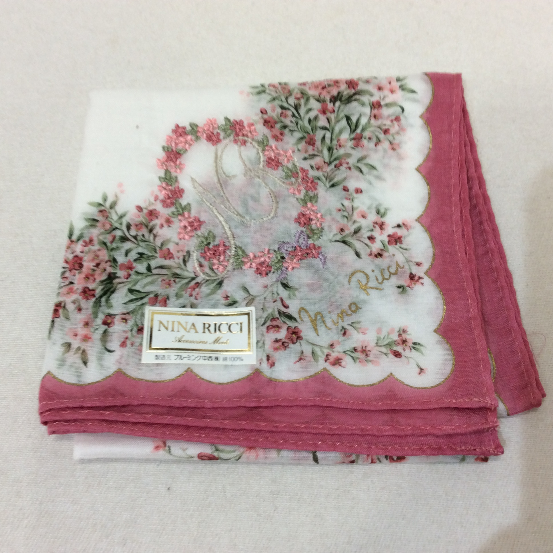 未使用☆ニナリッチ ハンカチ 花柄刺繍