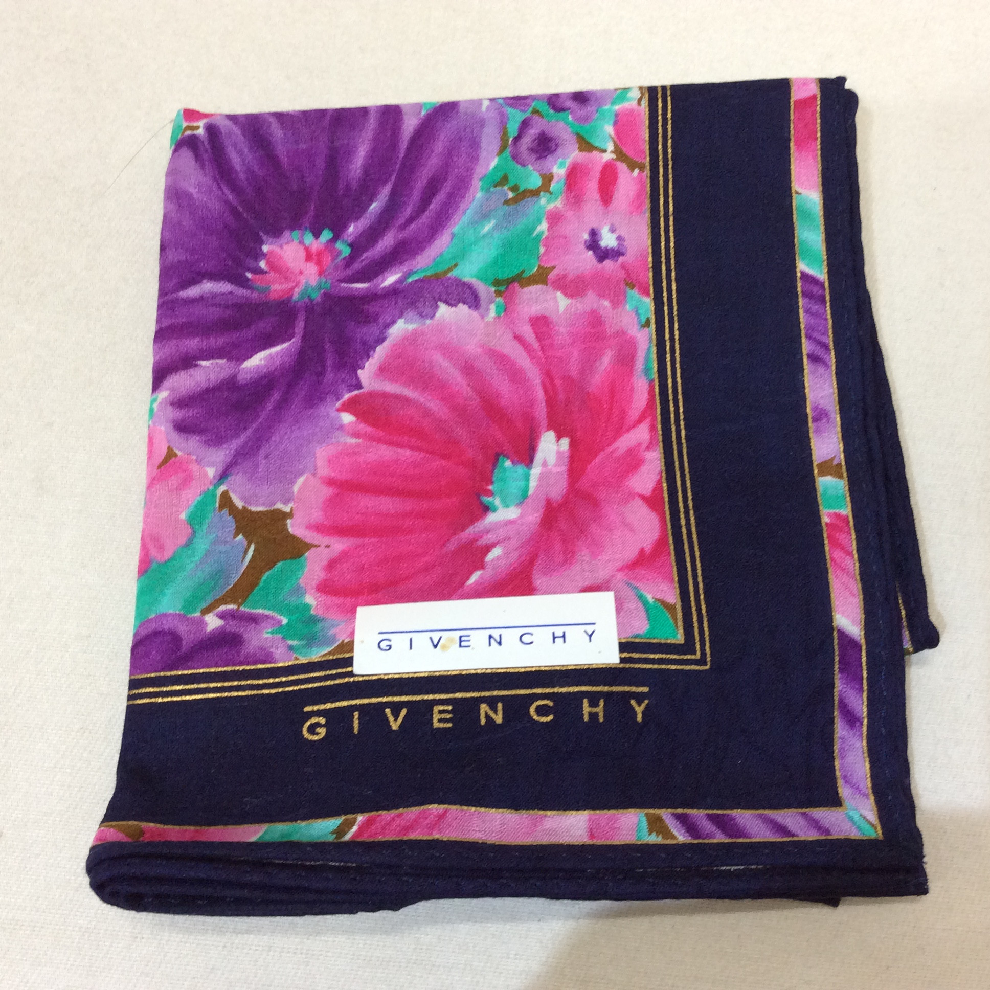 未使用☆ジバンシィ ハンカチ No,3