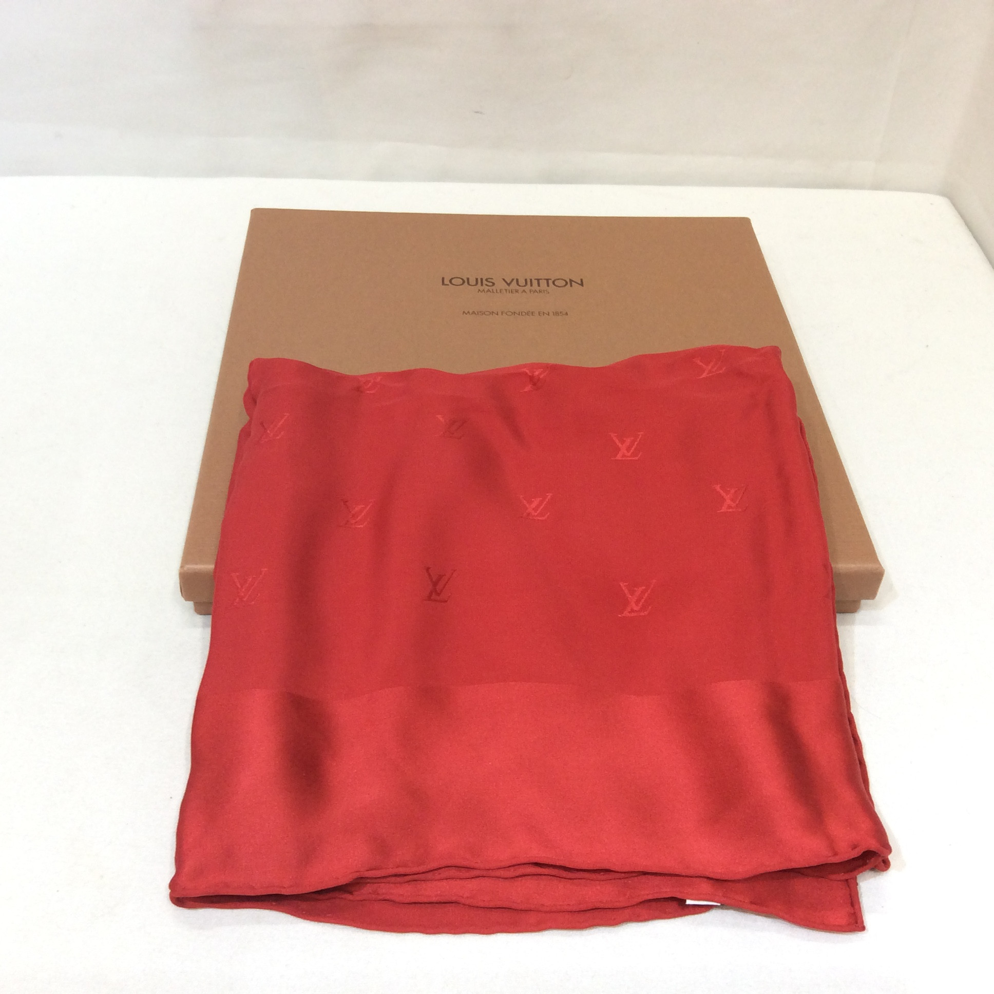 ルイヴィトン シルクスカーフ  赤／／LV柄 美品