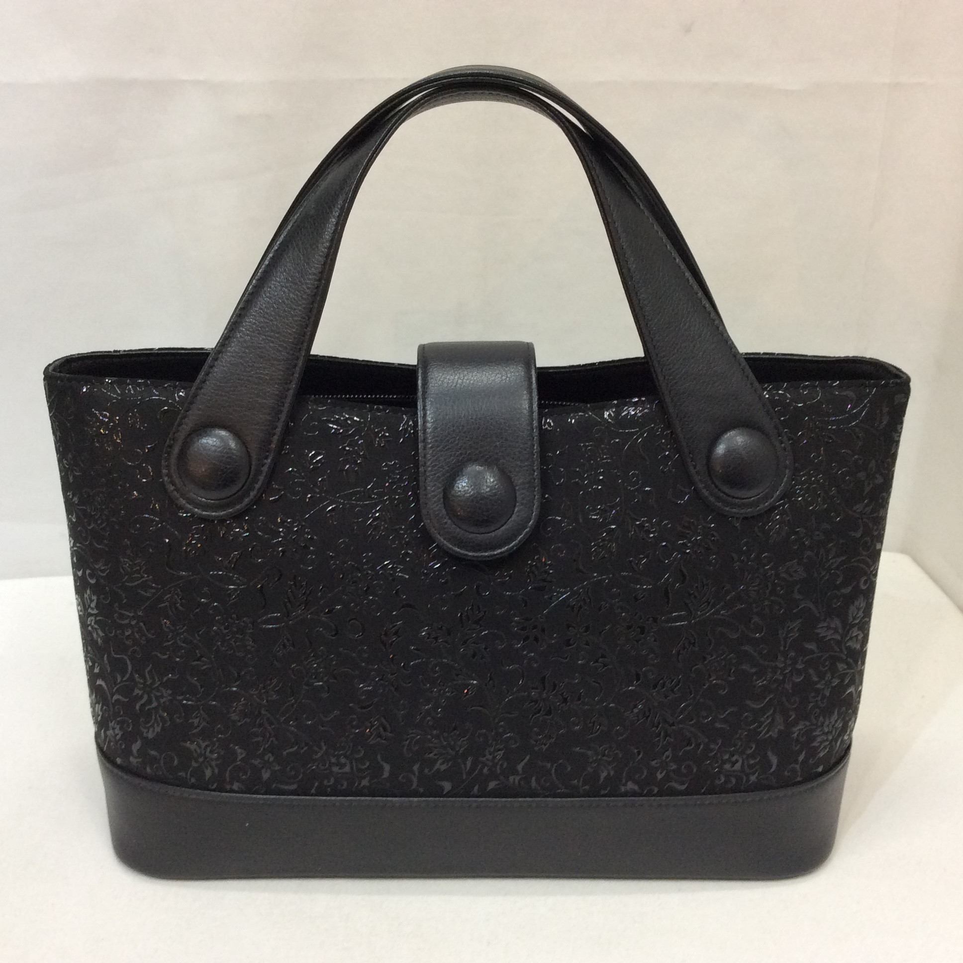 印傳屋 4ハンドバッグ 黒地×黒漆×花唐草 ブラック