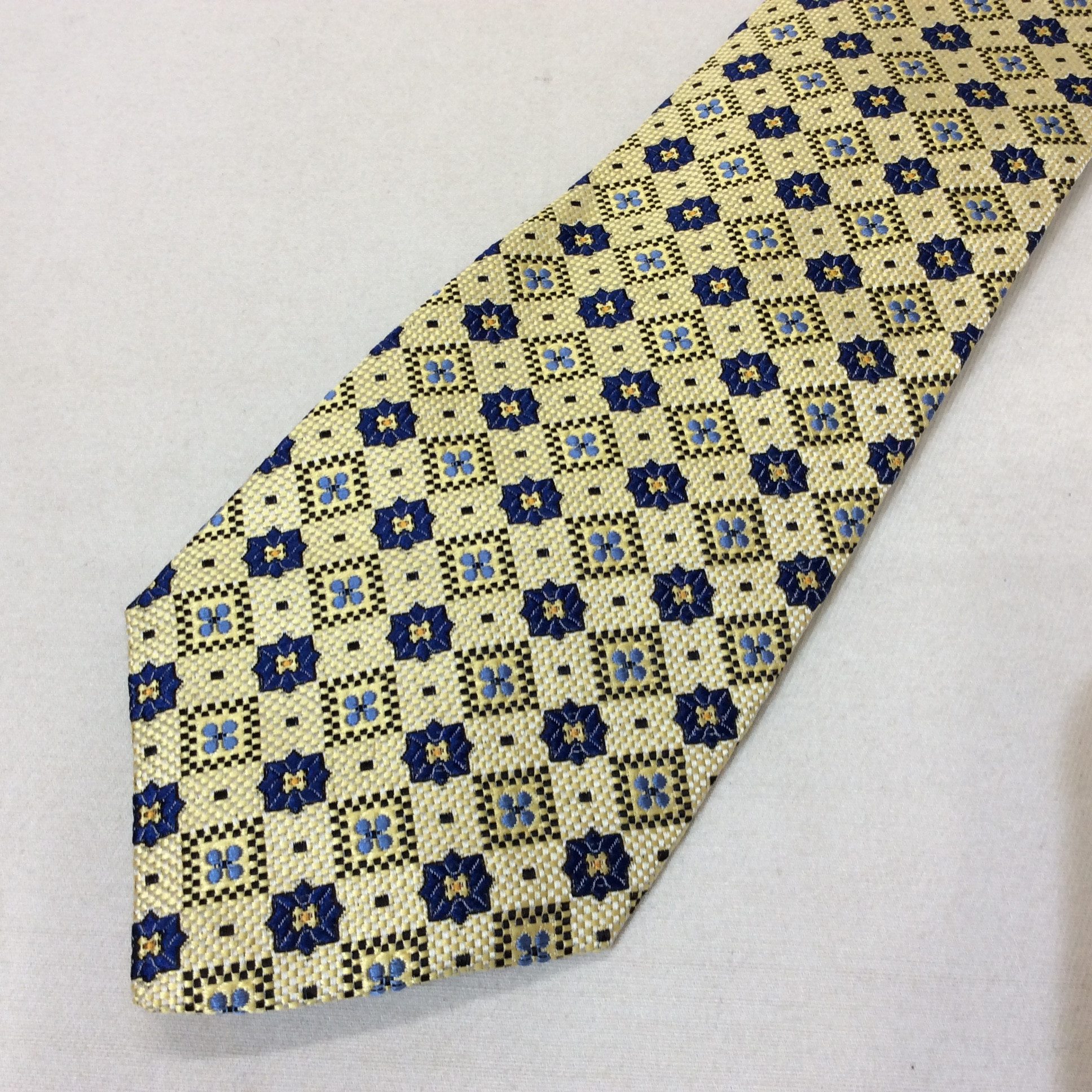 Aquascutum アクアスキュータム シルクネクタイ オエロー系×ネイビー柄