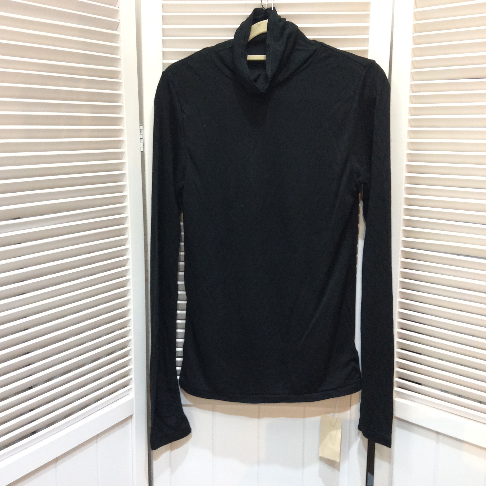 未使用 無印良品 タートルネック長袖シャツ Mサイズ 黒／ダイヤ接結