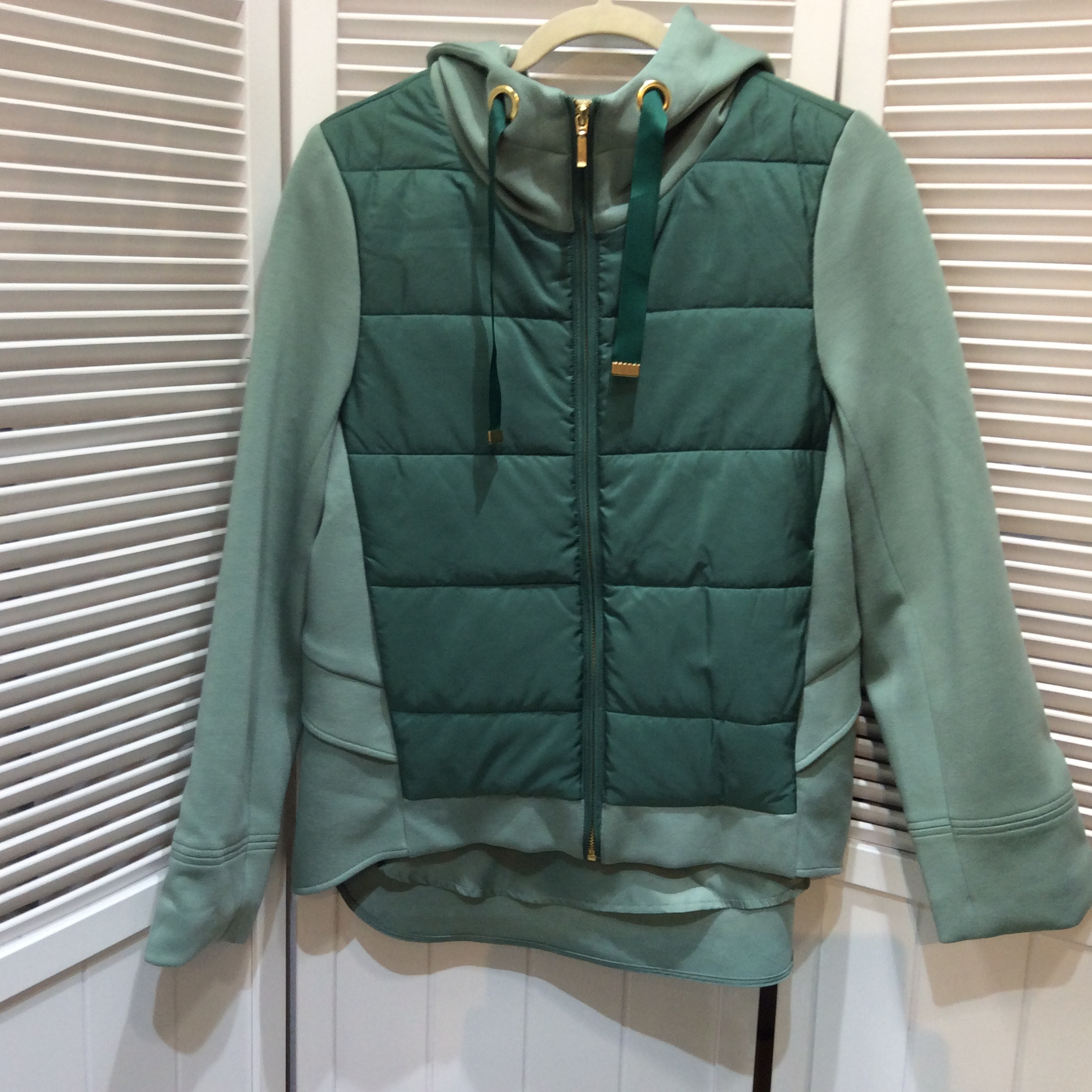 フード付き中綿ショートコート  フリーサイズ   グリーン  美品