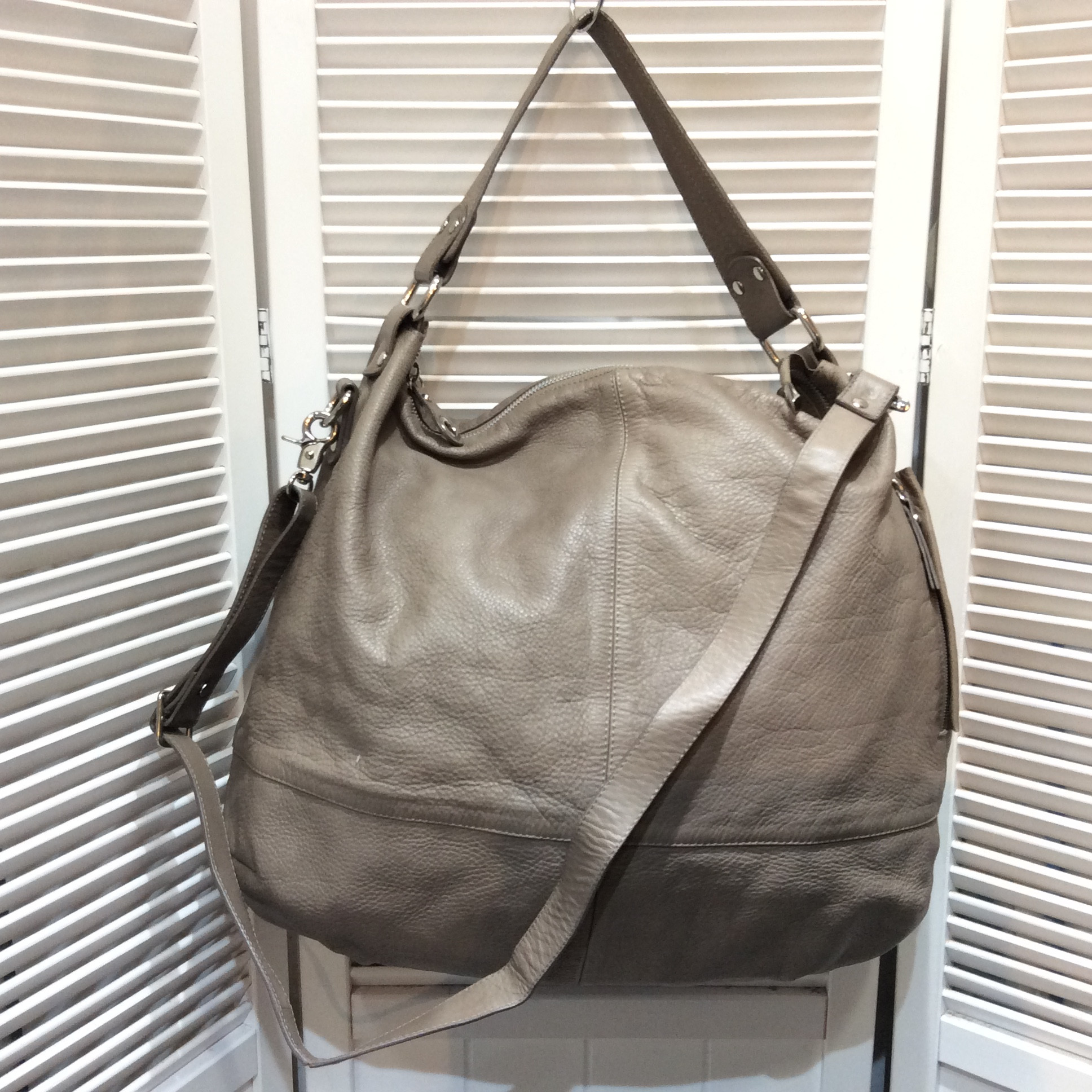 2WAYレザーバッグ     グレージュ  色  大