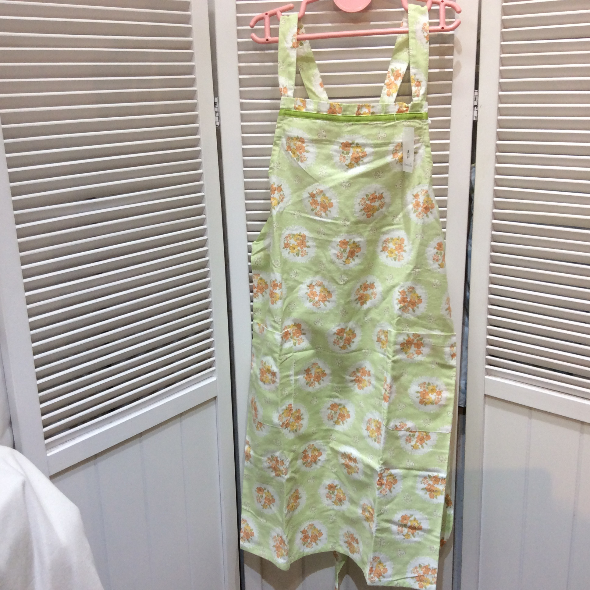 未使用 アフタヌーンティー エプロン  グリーンお花