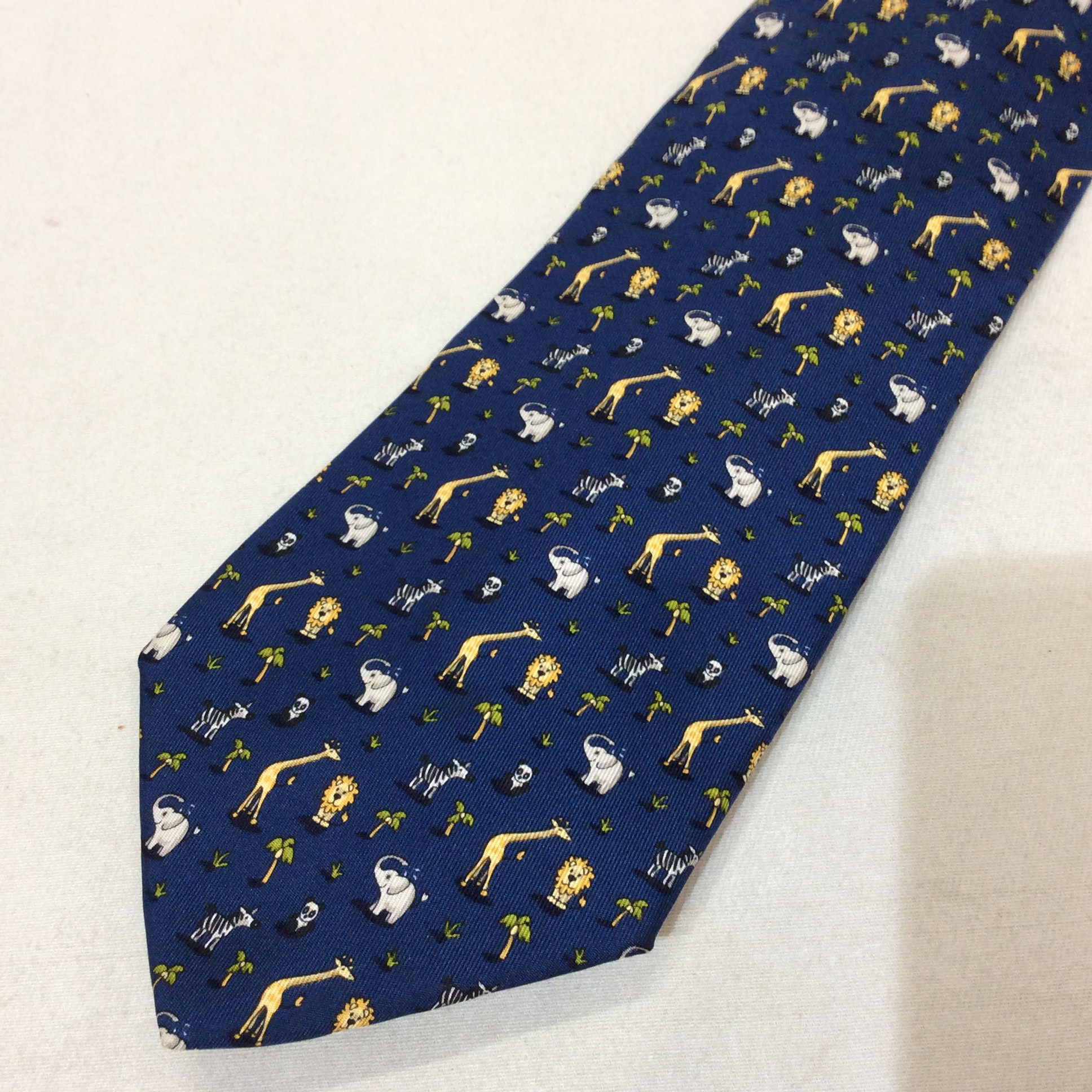 フェラガモ メンズ シルク ネクタイ ブルー 動物柄