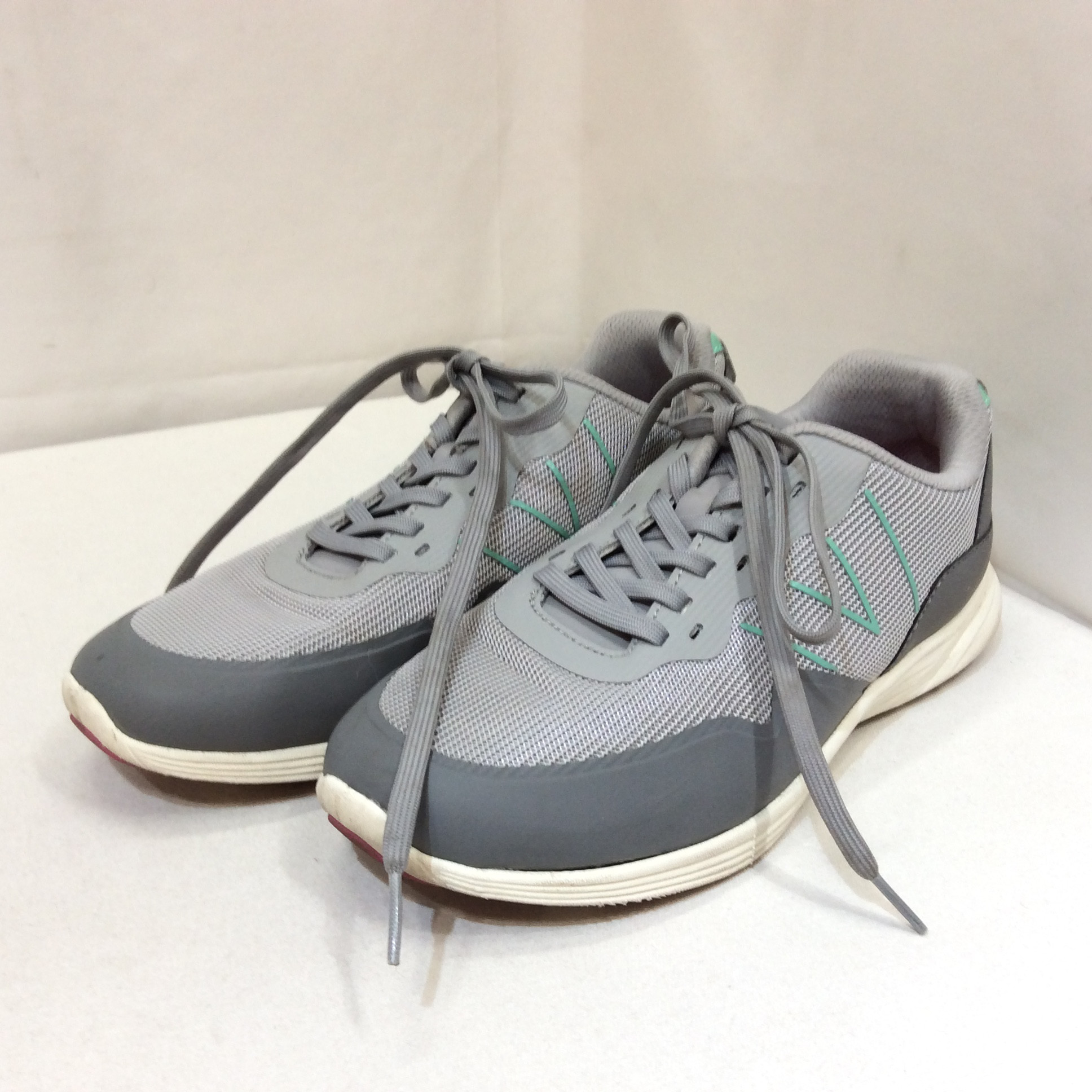 VIONIC スニーカー  23.5(大きめ24.0相当）グレー