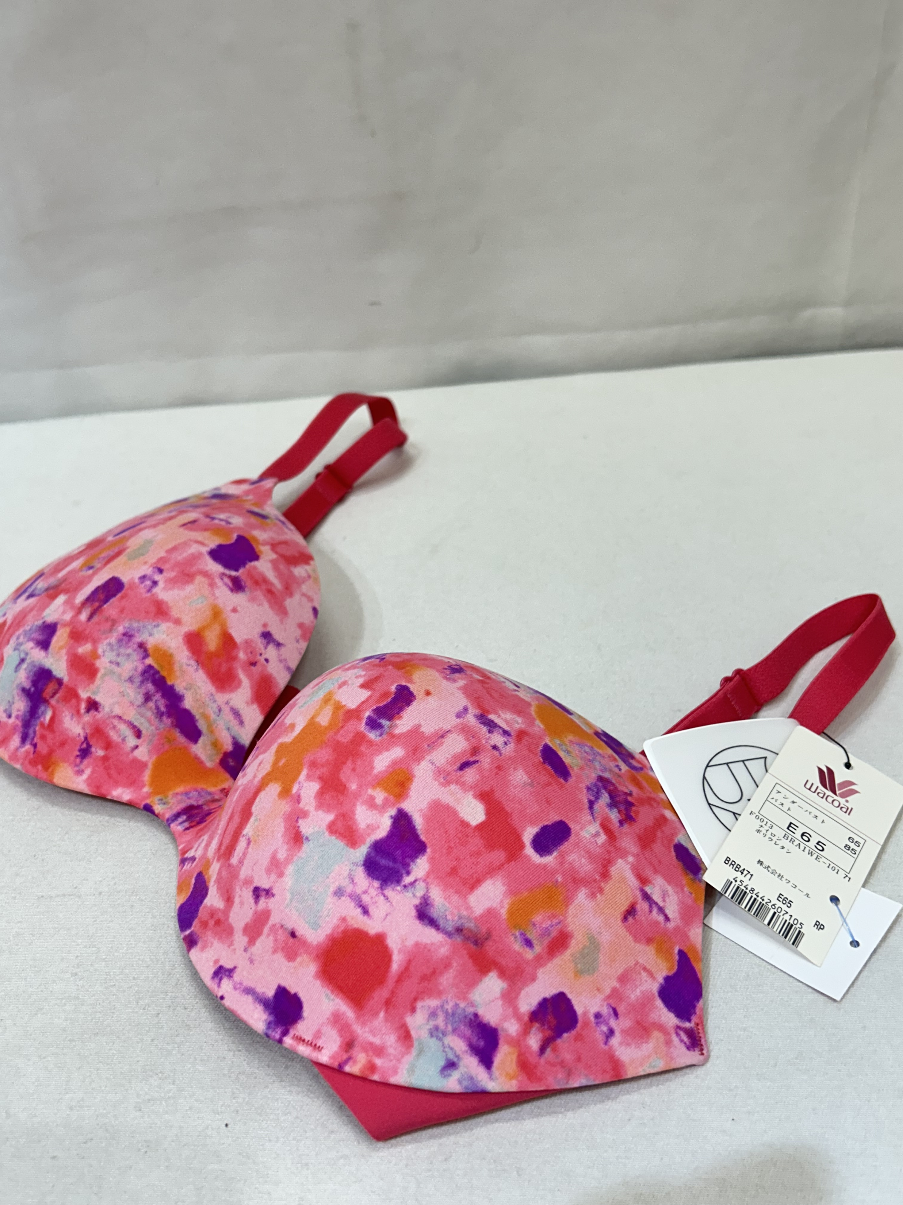 新品 ワコール ブラジャー  E65 ピンク柄  シームレス／ノンワイヤー