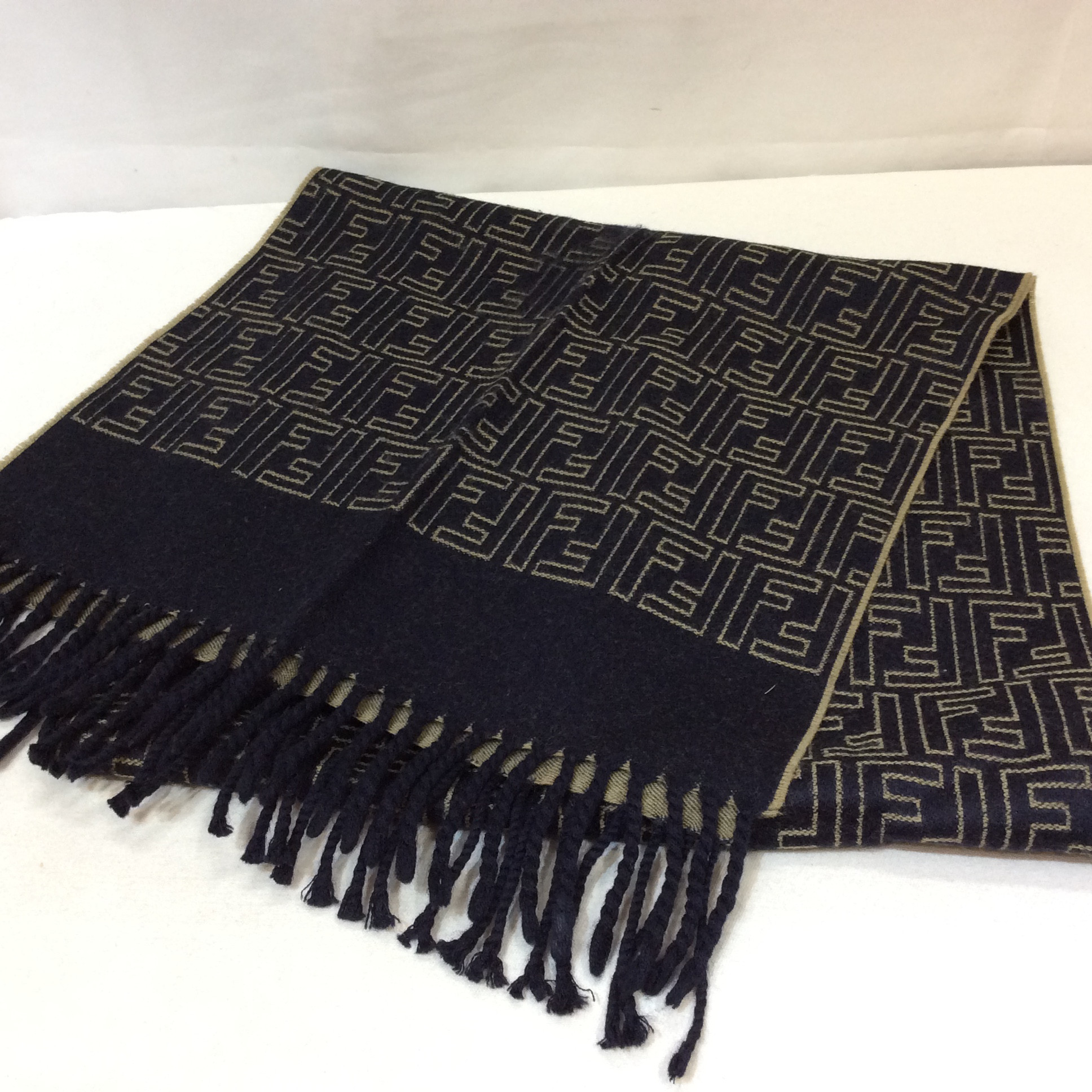 FENDI フェンディ ズッカ柄 ウールマフラー ネイビー×ベージュ系
